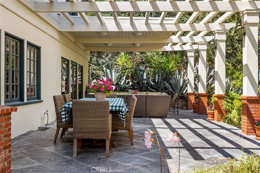 Glendale, California, 91207, United States, 4 Bedrooms Bedrooms, ,3 BathroomsBathrooms,Residential,For Sale,1910492
