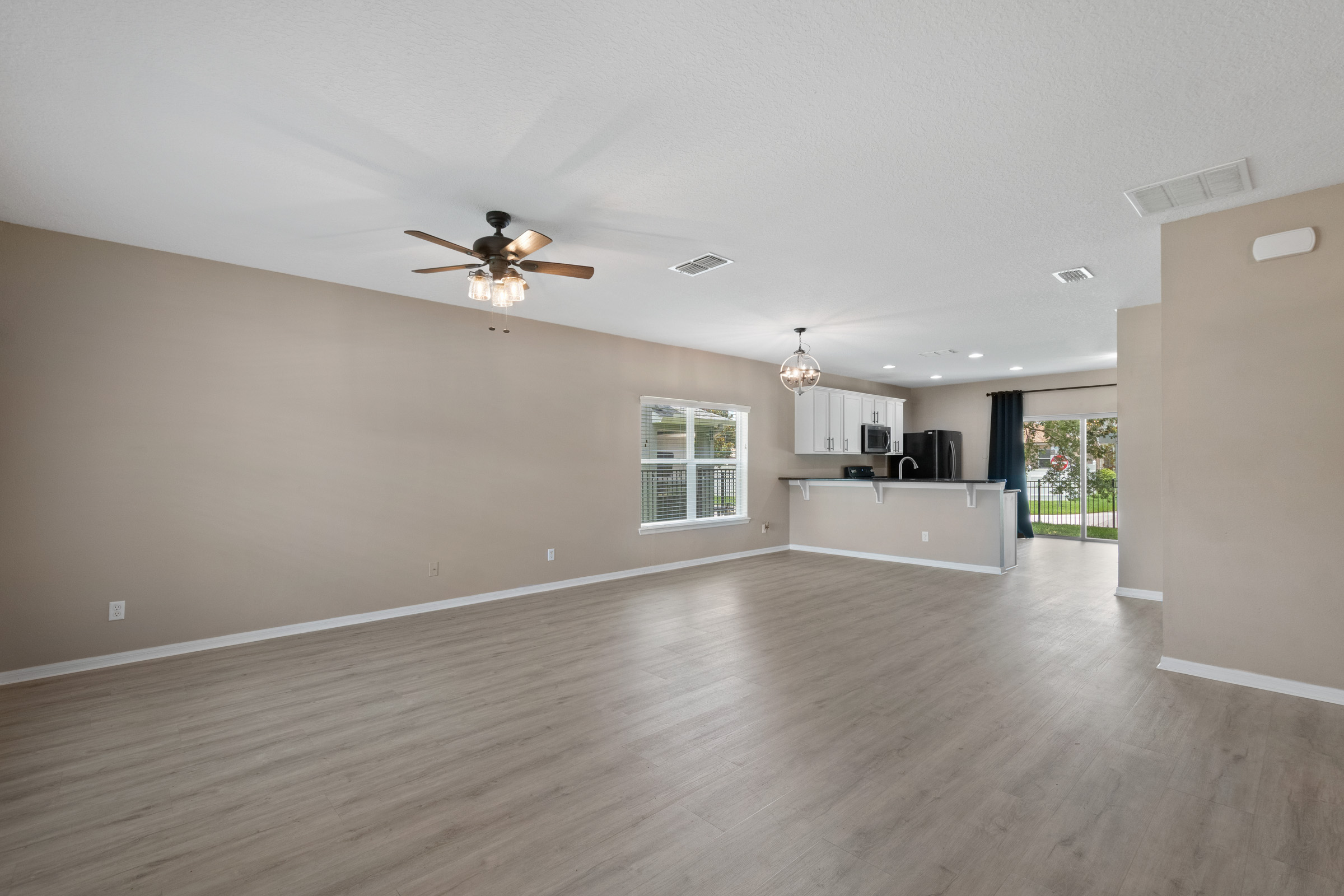 Winter Garden, Florida, 34787, United States, 5 Bedrooms Bedrooms, ,3 BathroomsBathrooms,Residential,For Sale,1935885