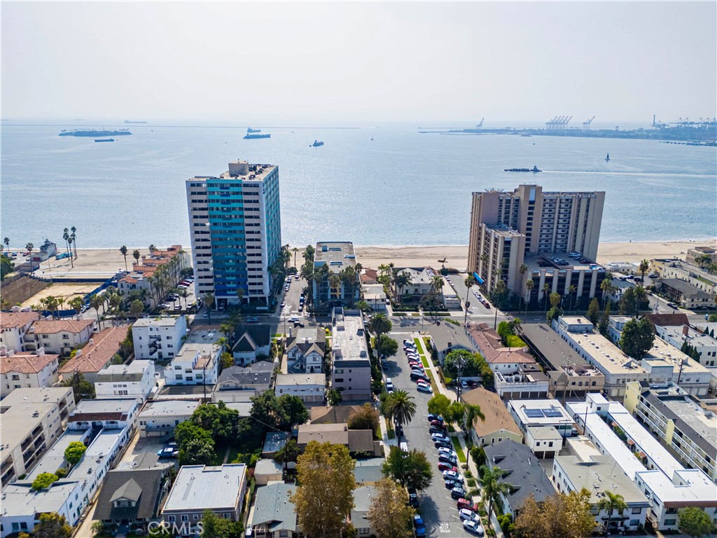 Long Beach, California, 90802, United States, 2 Bedrooms Bedrooms, ,1 BathroomBathrooms,Residential,For Sale,1985541