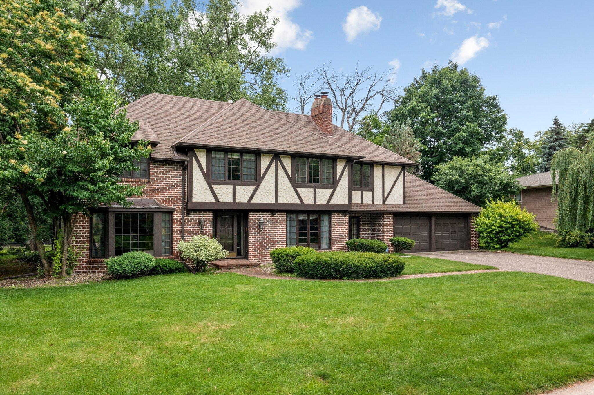 Edina, Minnesota, 55439, United States, 4 Bedrooms Bedrooms, ,4 BathroomsBathrooms,Residential,For Sale,1913654