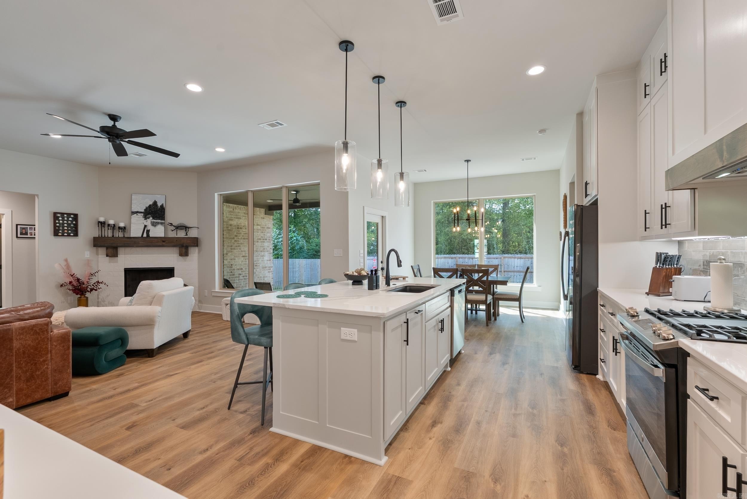 Maumelle, Arkansas, 72113, United States, 4 Bedrooms Bedrooms, ,3 BathroomsBathrooms,Residential,For Sale,1983725