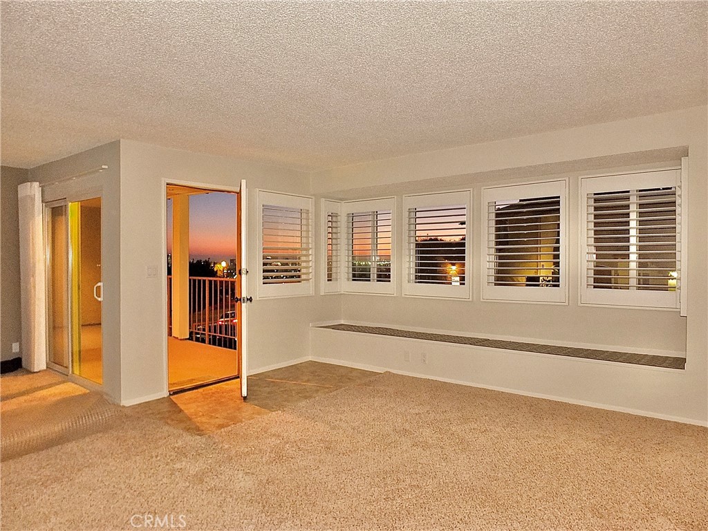 Signal Hill, California, 90755, United States, 2 Bedrooms Bedrooms, ,1 BathroomBathrooms,Residential,For Sale,1970804