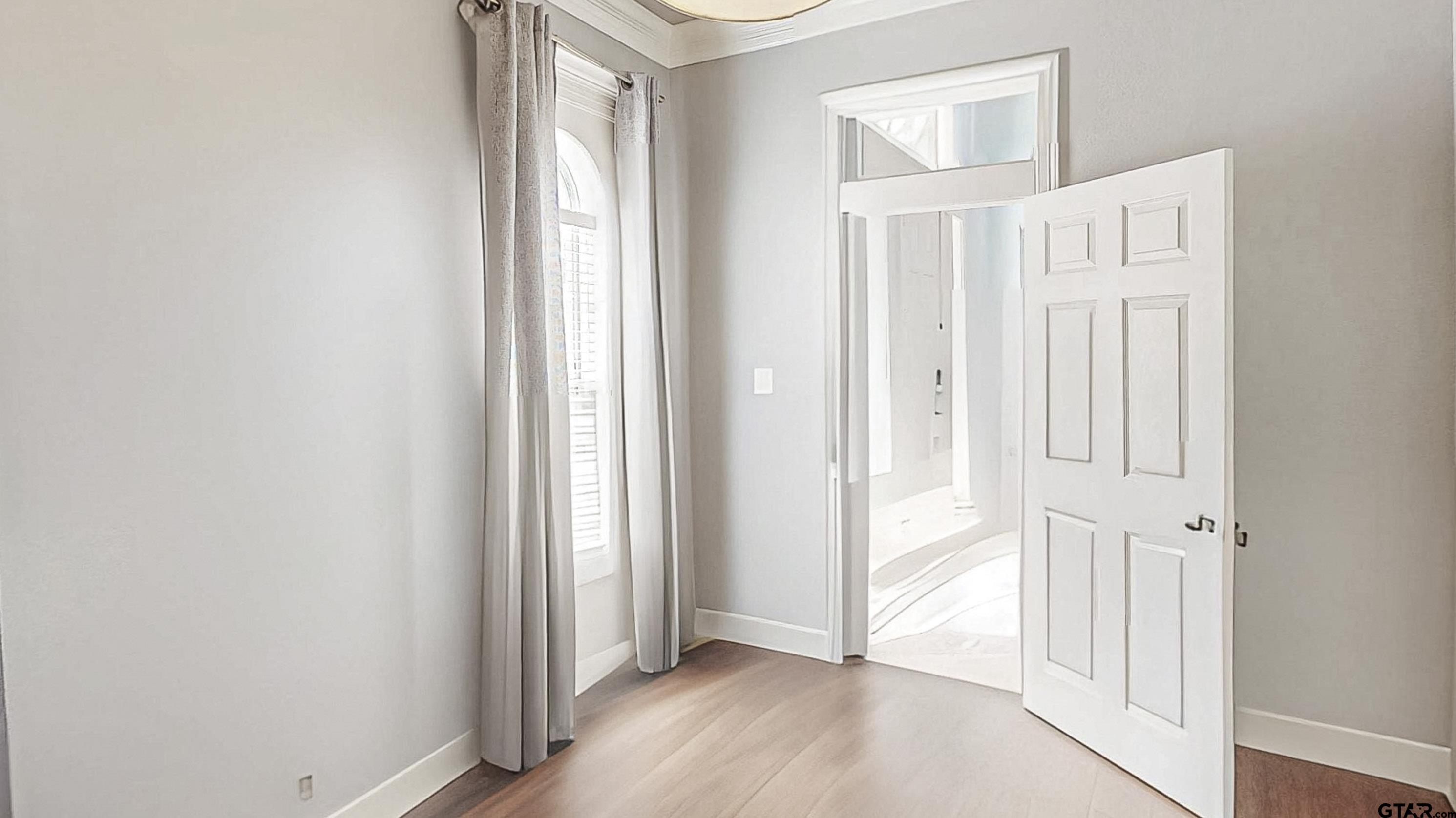 Tyler, Texas, 75703, United States, 5 Bedrooms Bedrooms, ,5 BathroomsBathrooms,Residential,For Sale,1901278