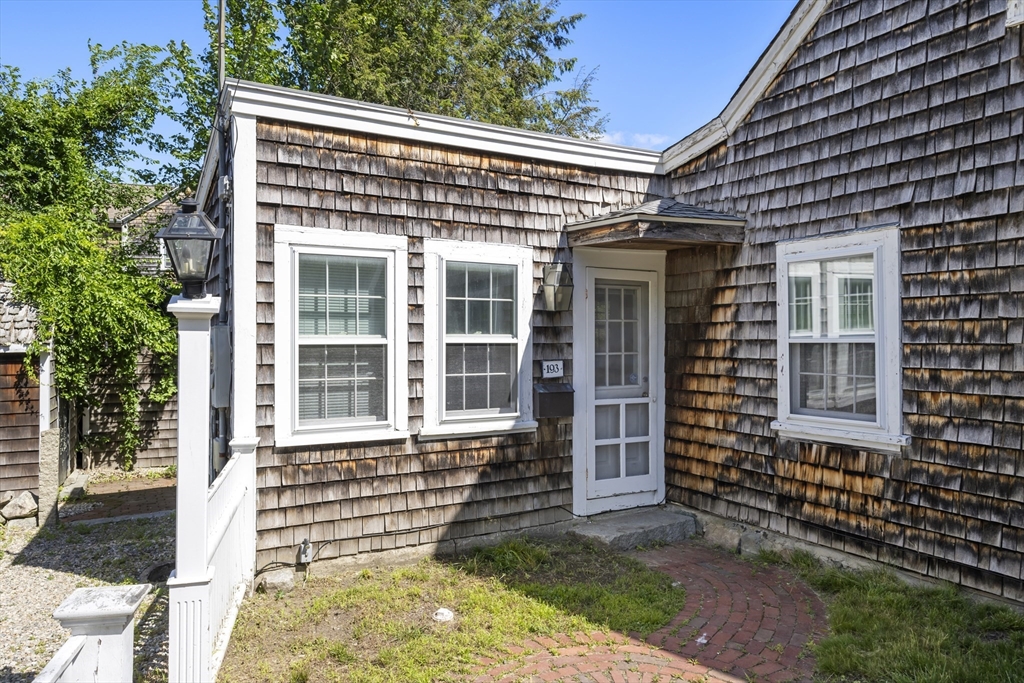 Hingham, Massachusetts, 02043, United States, 4 Bedrooms Bedrooms, ,3 BathroomsBathrooms,Residential,For Sale,1881278