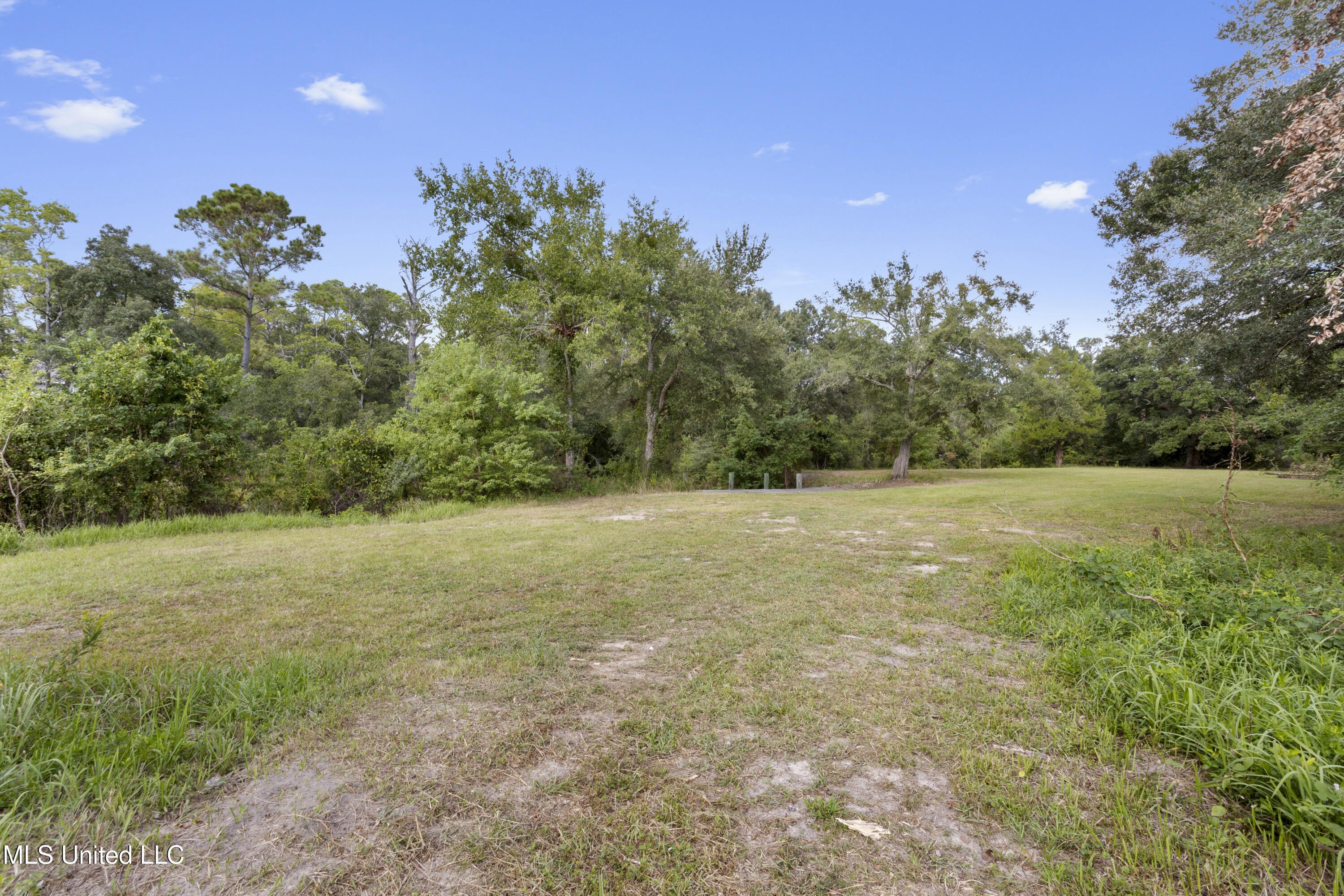 Biloxi, Mississippi, 39532, United States, 3 Bedrooms Bedrooms, ,2 BathroomsBathrooms,Residential,For Sale,1977192