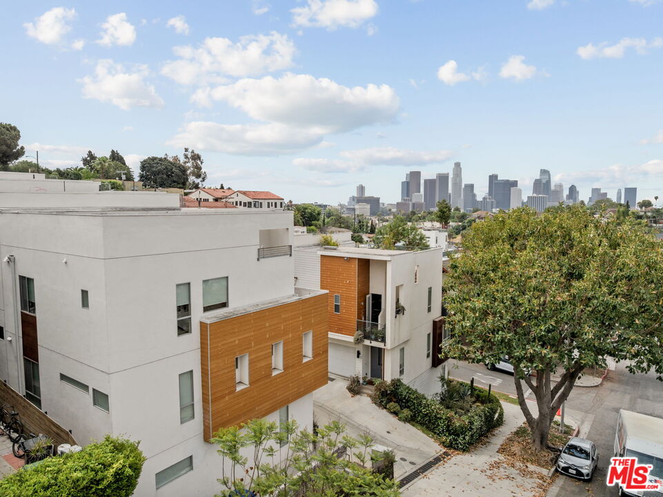 Los Angeles, California, 90026, United States, 3 Bedrooms Bedrooms, ,4 BathroomsBathrooms,Residential,For Sale,1829395