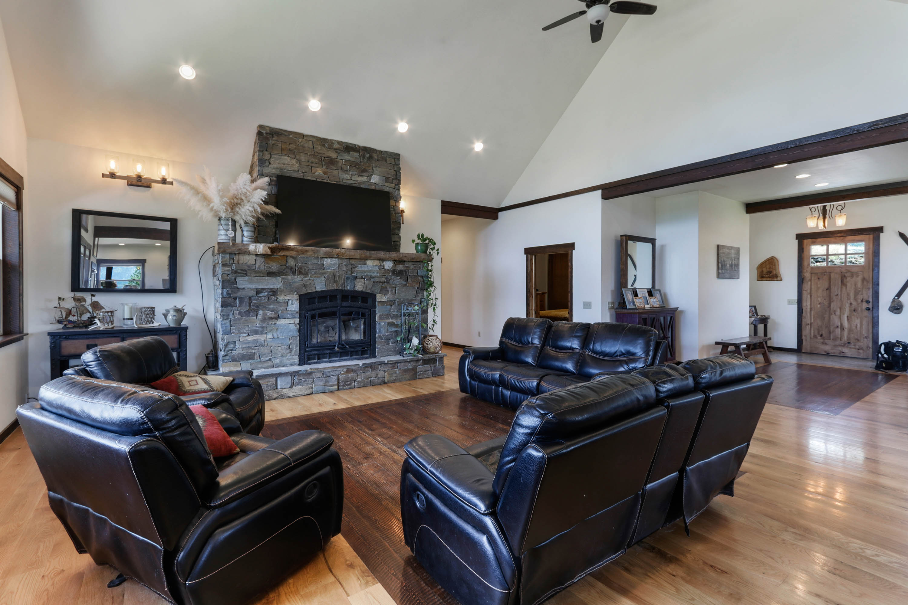 Clark Fork, Idaho, 83811, United States, 3 Bedrooms Bedrooms, ,2 BathroomsBathrooms,Residential,For Sale,1975167