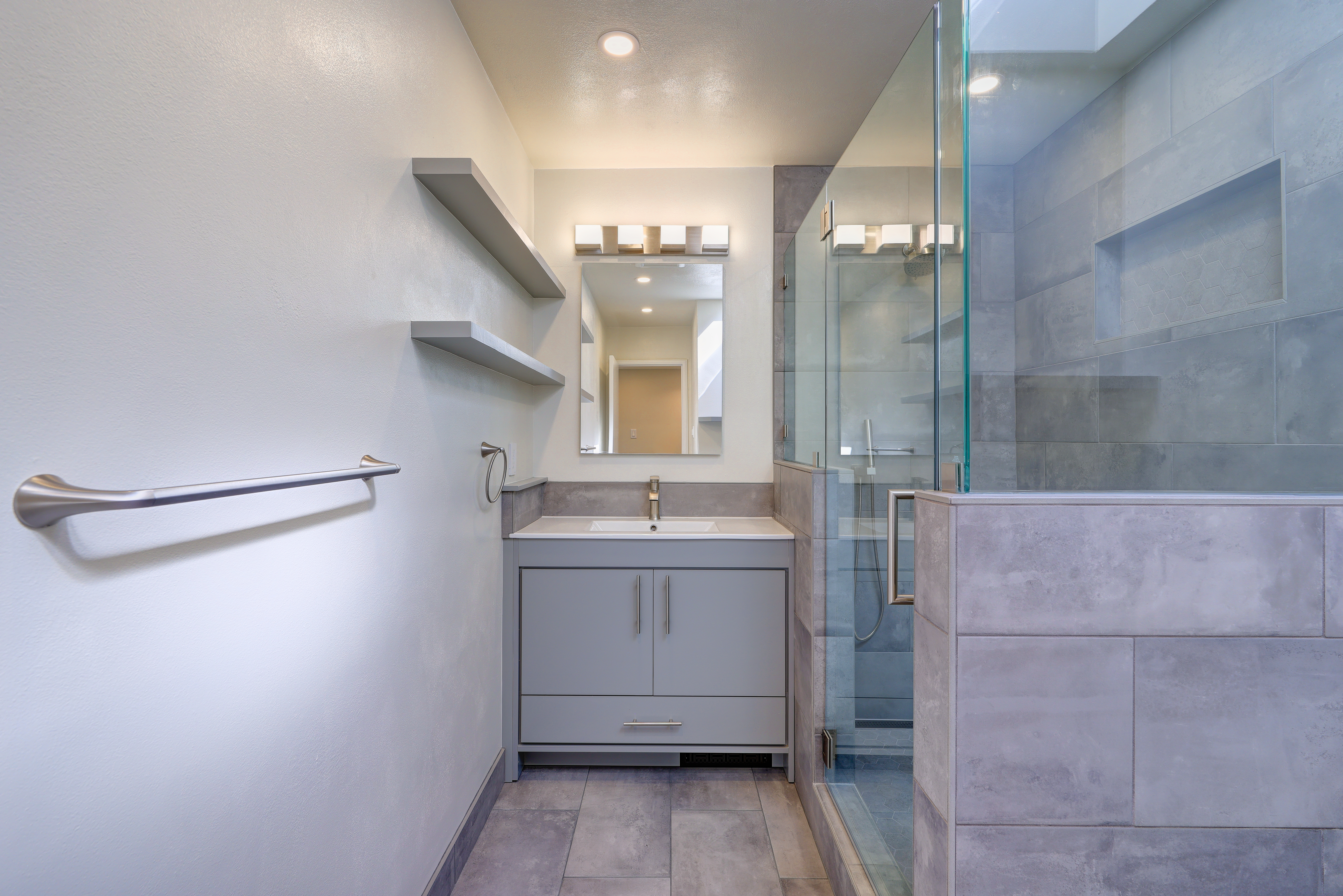  Mid-Century Character. Bay Views. A Rare Tiburon Opportunity - 物件實景