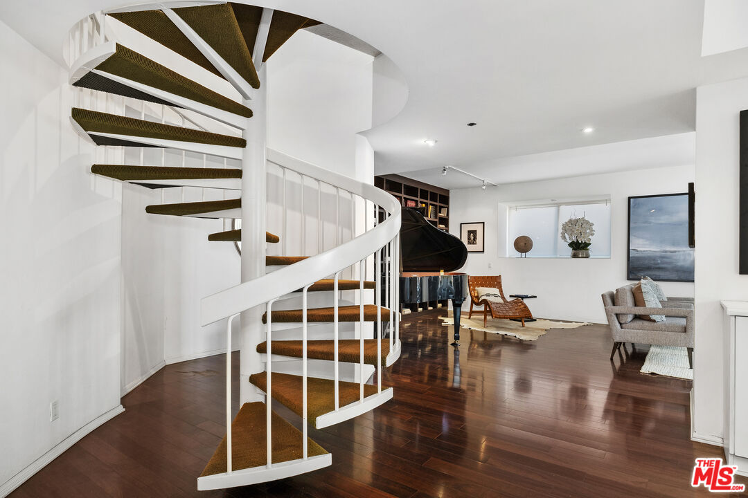 Los Angeles, California, 90024, United States, 2 Bedrooms Bedrooms, ,2 BathroomsBathrooms,Residential,For Sale,1917928