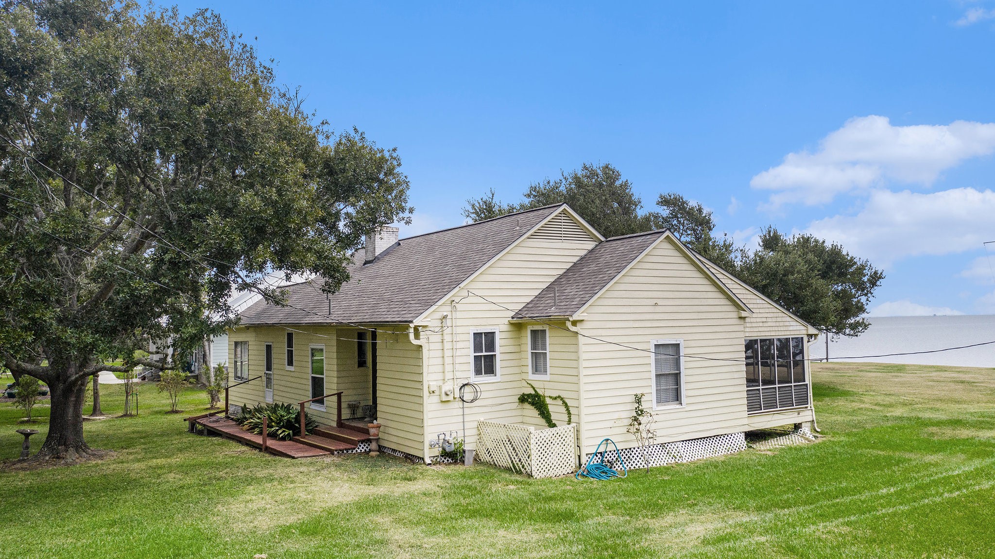 Beach City, Texas, 77523, United States, 2 Bedrooms Bedrooms, ,2 BathroomsBathrooms,Residential,For Sale,1925537