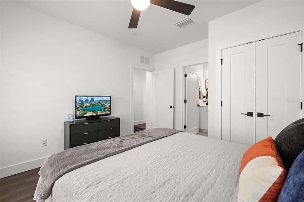 St Petersburg, Florida, 33701, United States, 2 Bedrooms Bedrooms, ,3 BathroomsBathrooms,Residential,For Sale,1994589