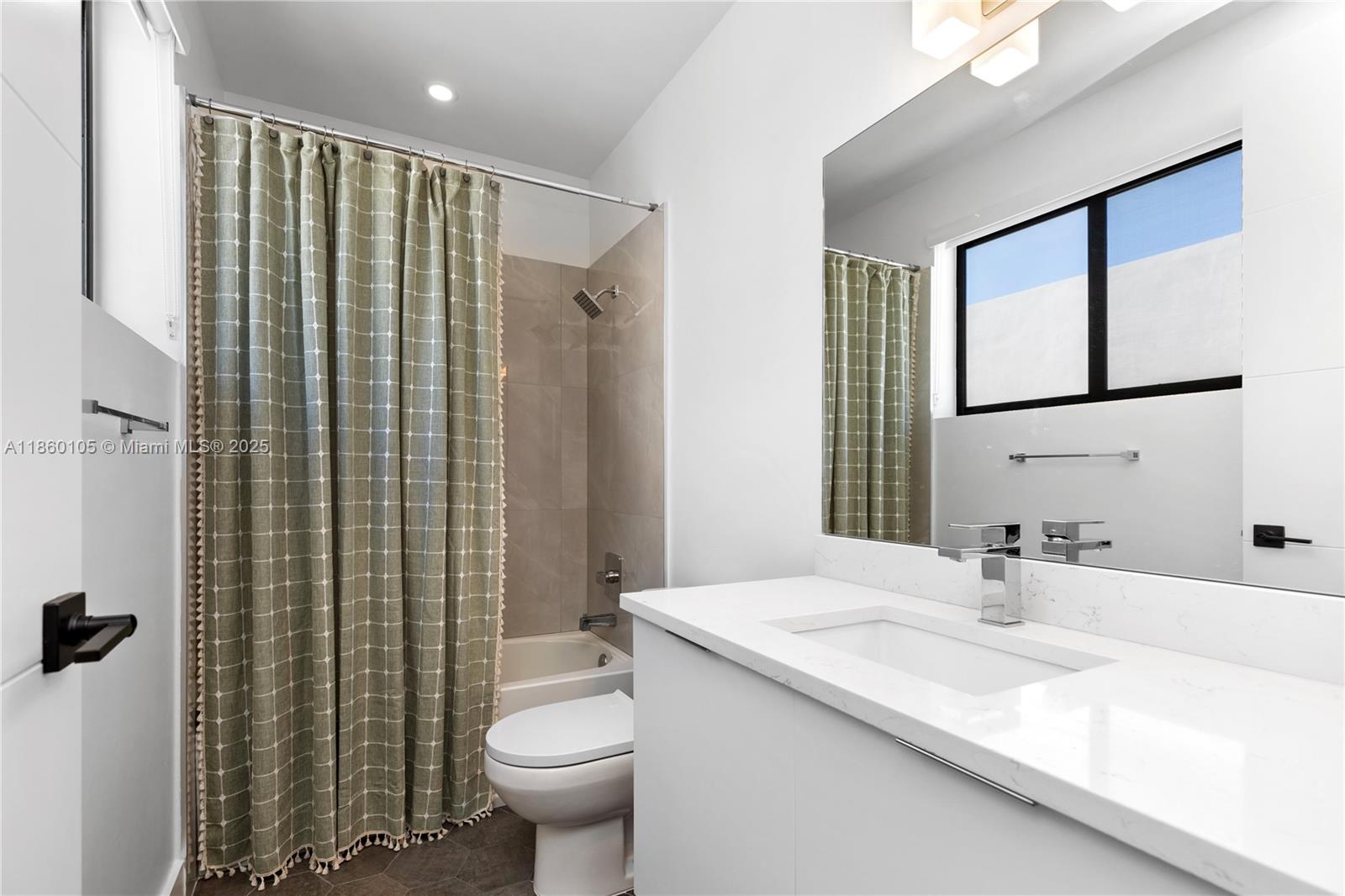 Fort Lauderdale, Florida, 33316, United States, 3 Bedrooms Bedrooms, ,4 BathroomsBathrooms,Residential,For Sale,1920890