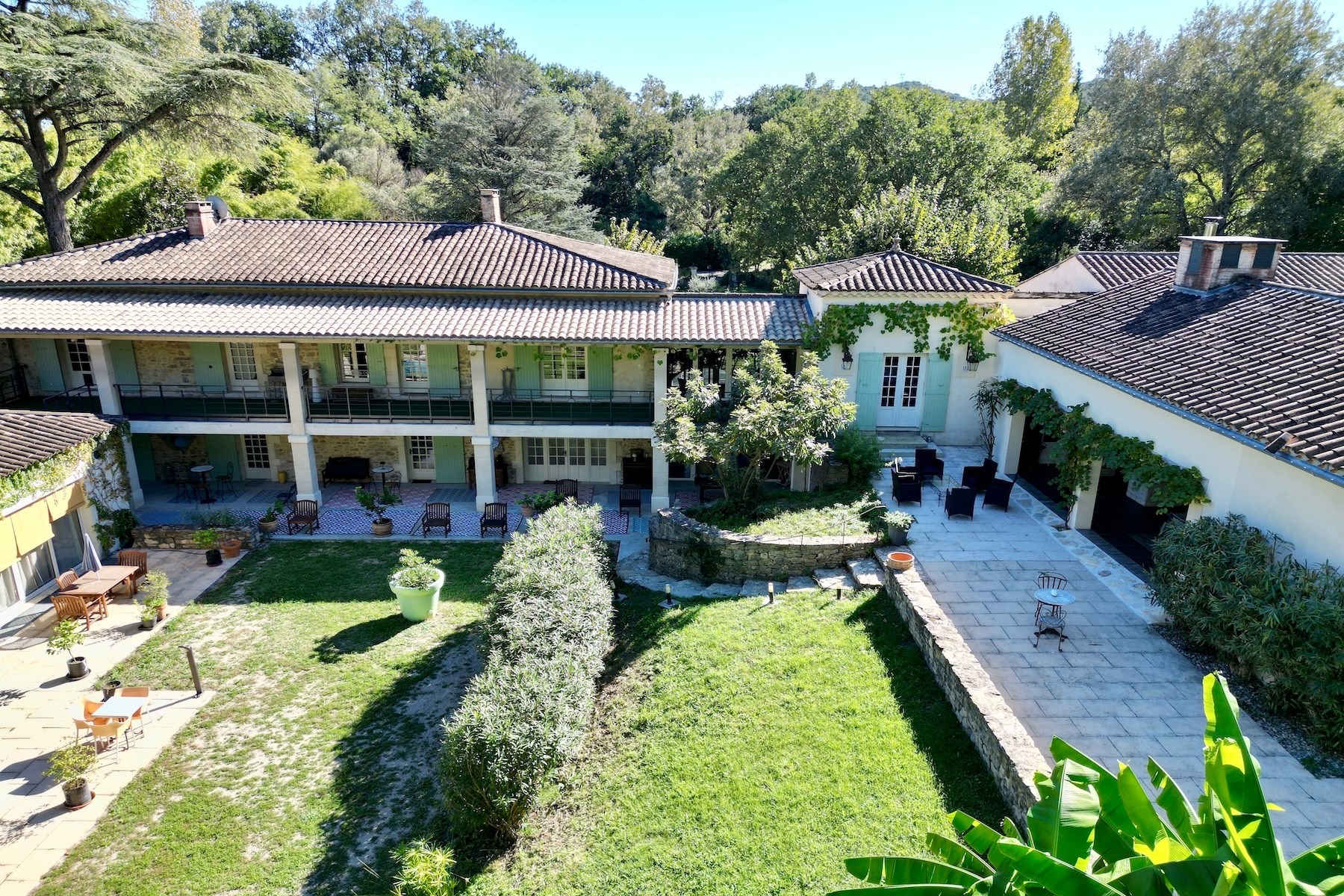  35 Minutes from Uzès – Charming 510 sqm Provençal Farmhouse Set Within 1.8 Hect… - 物件實景