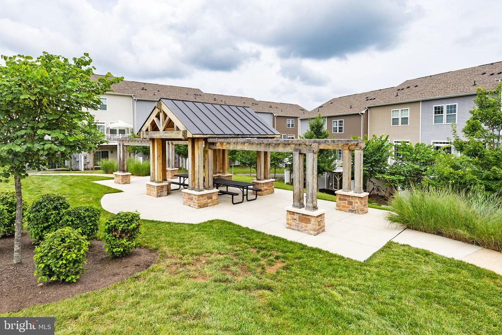 Haymarket, Virginia, 20169, United States, 3 Bedrooms Bedrooms, ,4 BathroomsBathrooms,Residential,For Sale,1904244