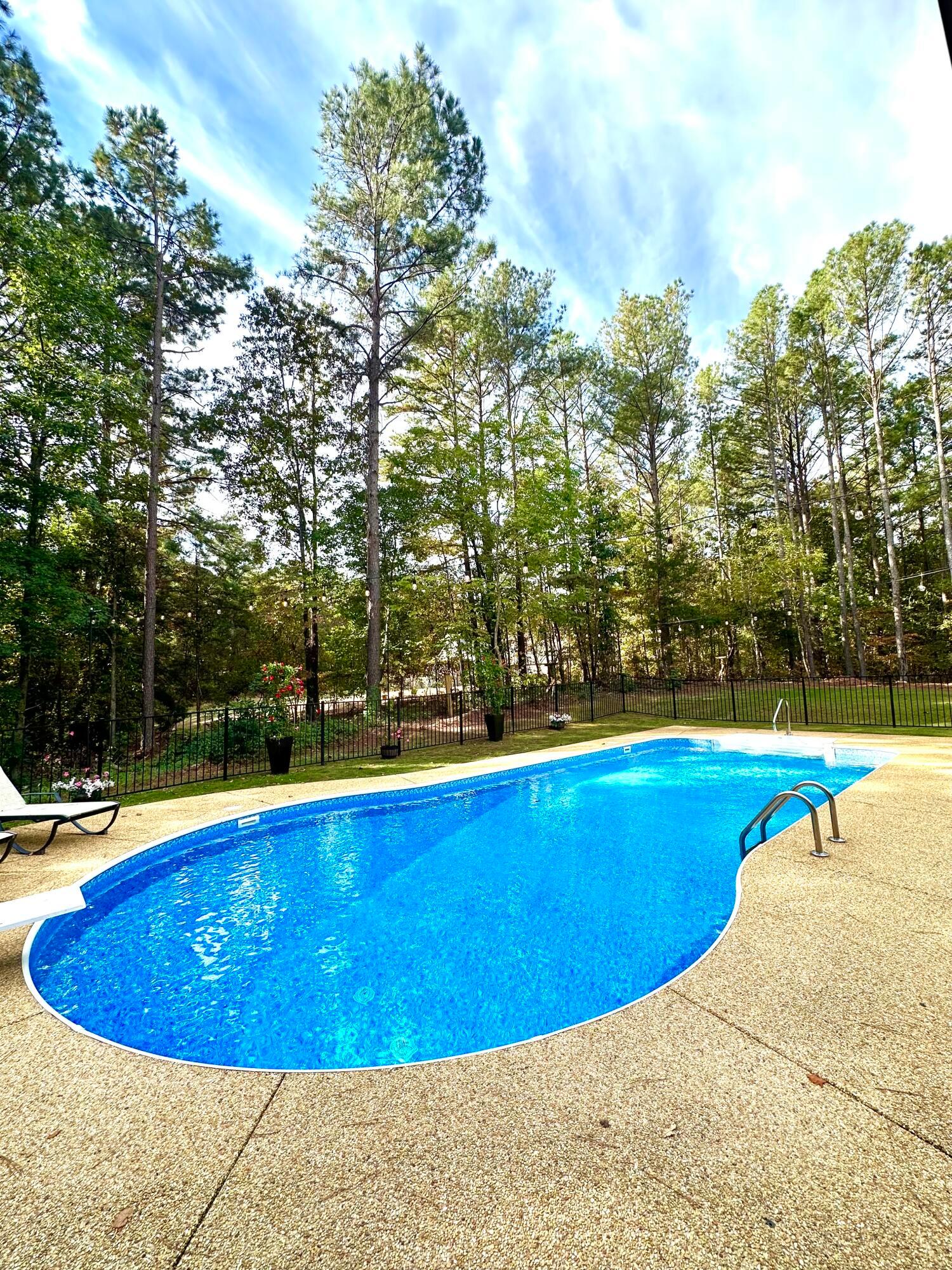 Mooreville, Mississippi, 38857, United States, 4 Bedrooms Bedrooms, ,3 BathroomsBathrooms,Residential,For Sale,1970025