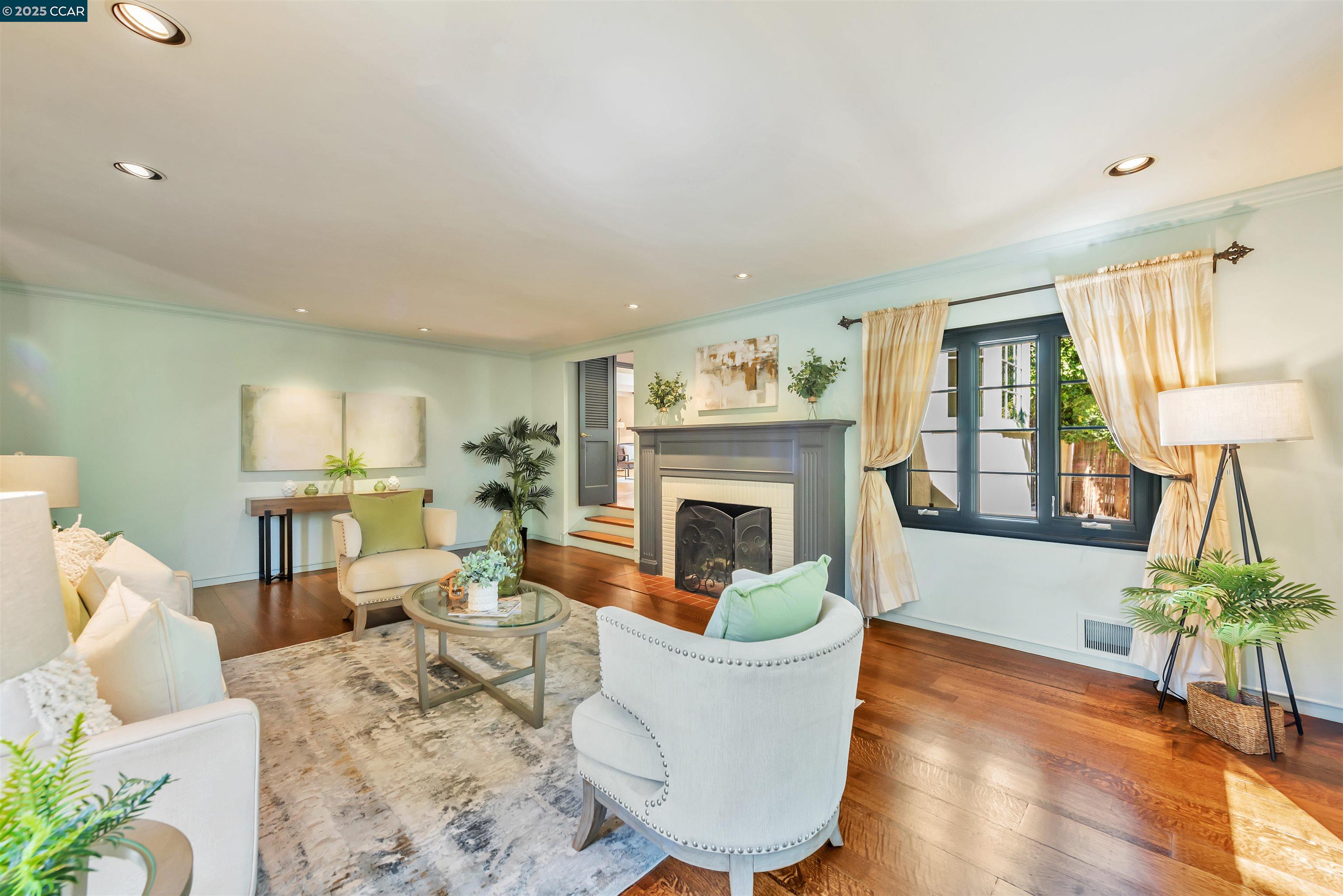 Orinda, California, 94563, United States, 4 Bedrooms Bedrooms, ,3 BathroomsBathrooms,Residential,For Sale,1885417