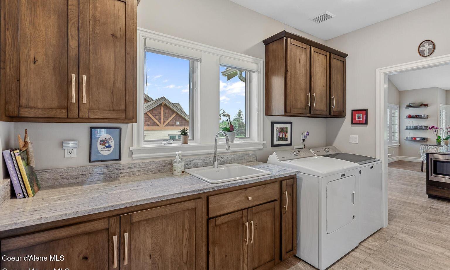 Hayden Lake, Idaho, 83835, United States, 4 Bedrooms Bedrooms, ,5 BathroomsBathrooms,Residential,For Sale,1990464