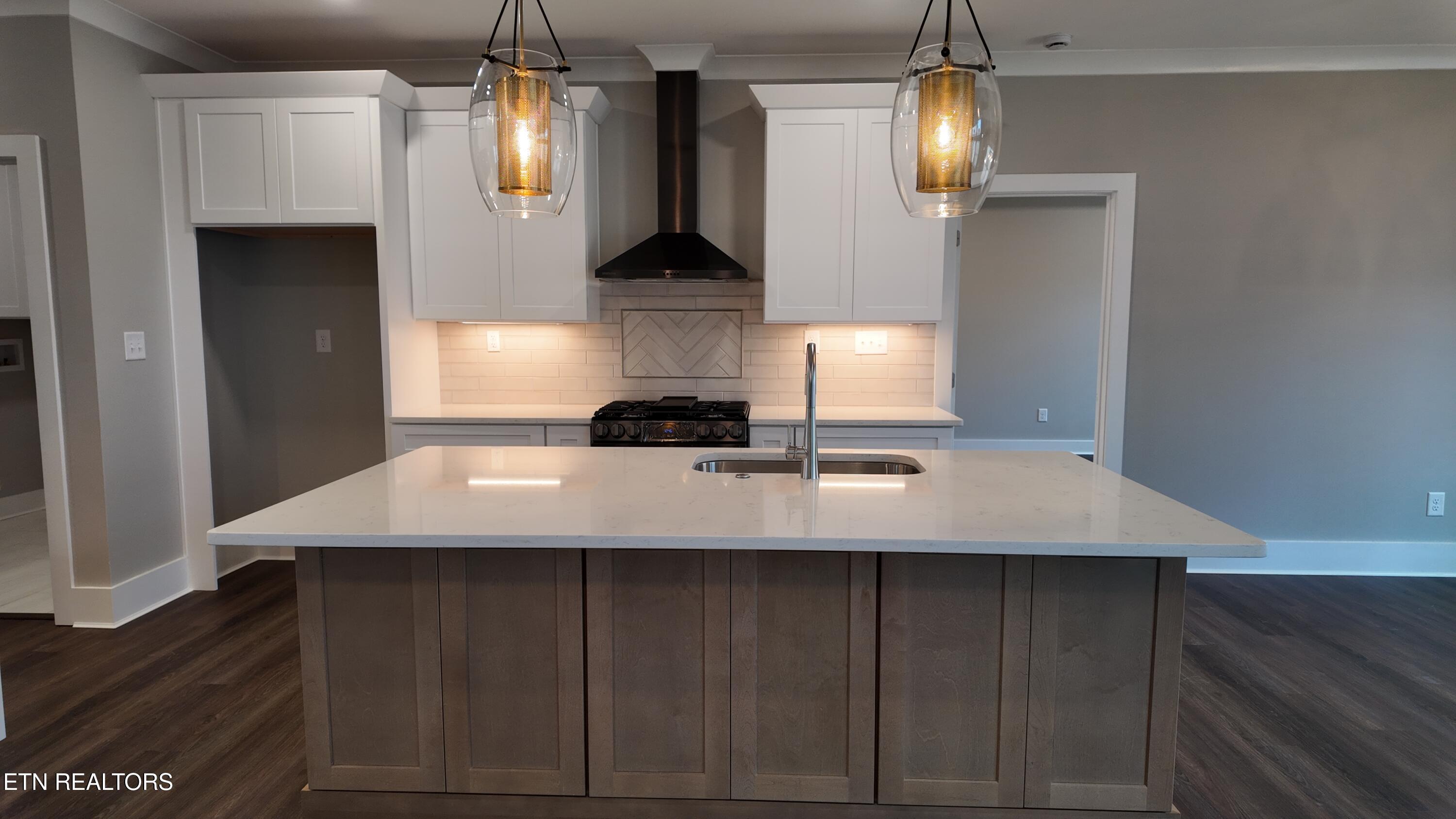 Loudon, Tennessee, 37774, United States, 4 Bedrooms Bedrooms, ,3 BathroomsBathrooms,Residential,For Sale,1981899