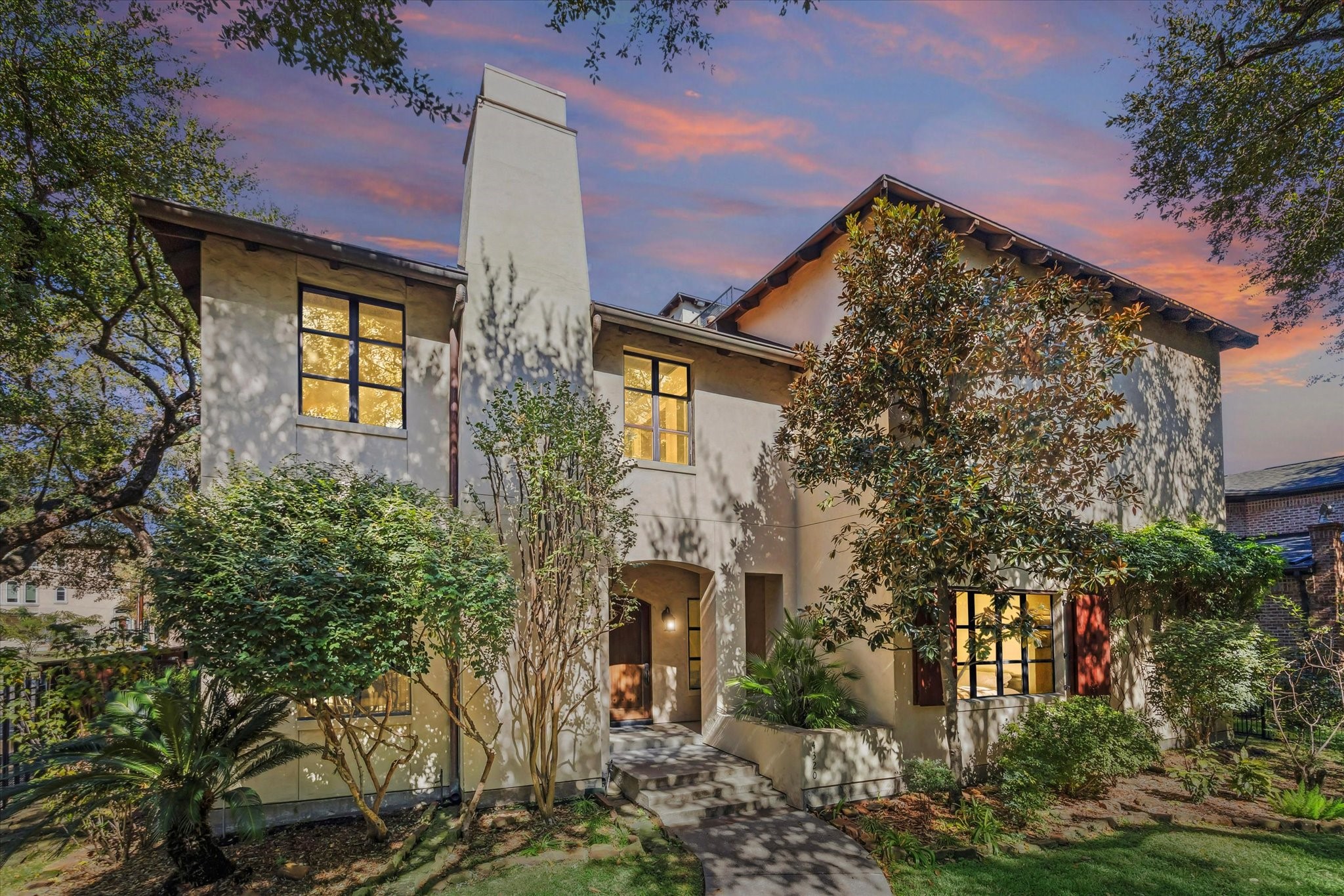  4320 Dickson - 物件實景