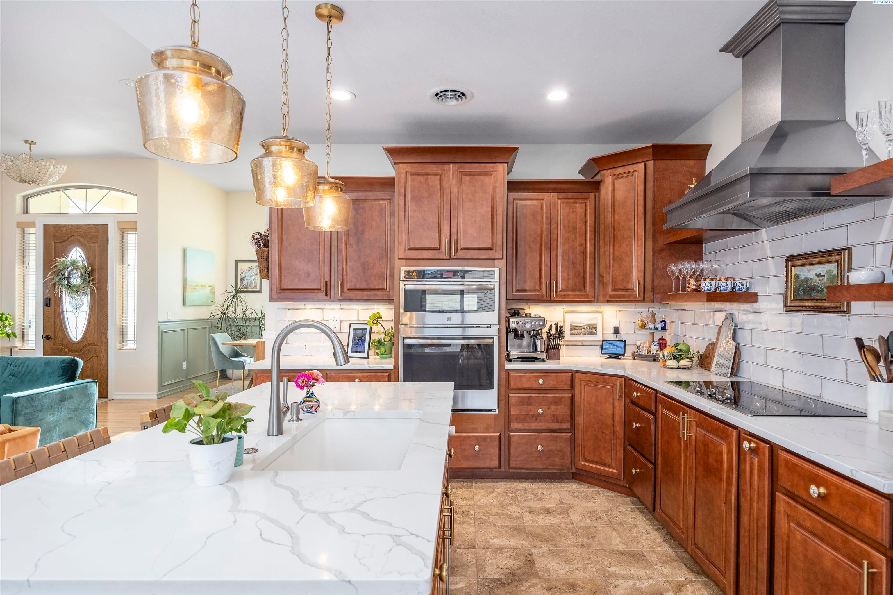 Pasco, Washington, 99301, United States, 3 Bedrooms Bedrooms, ,3 BathroomsBathrooms,Residential,For Sale,1981620