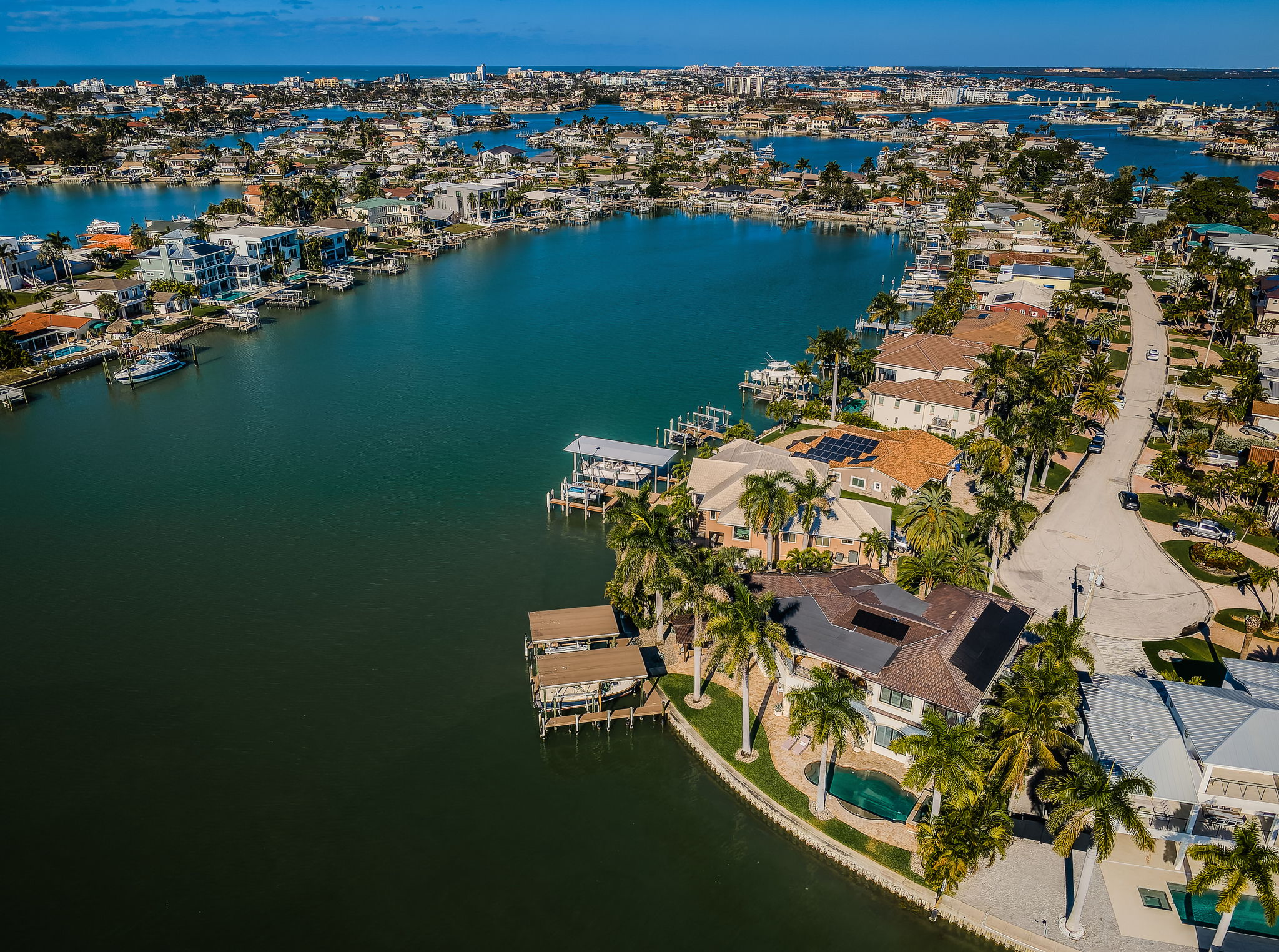 St Petersburg, Florida, 33707, United States, 5 Bedrooms Bedrooms, ,5 BathroomsBathrooms,Residential,For Sale,2007772