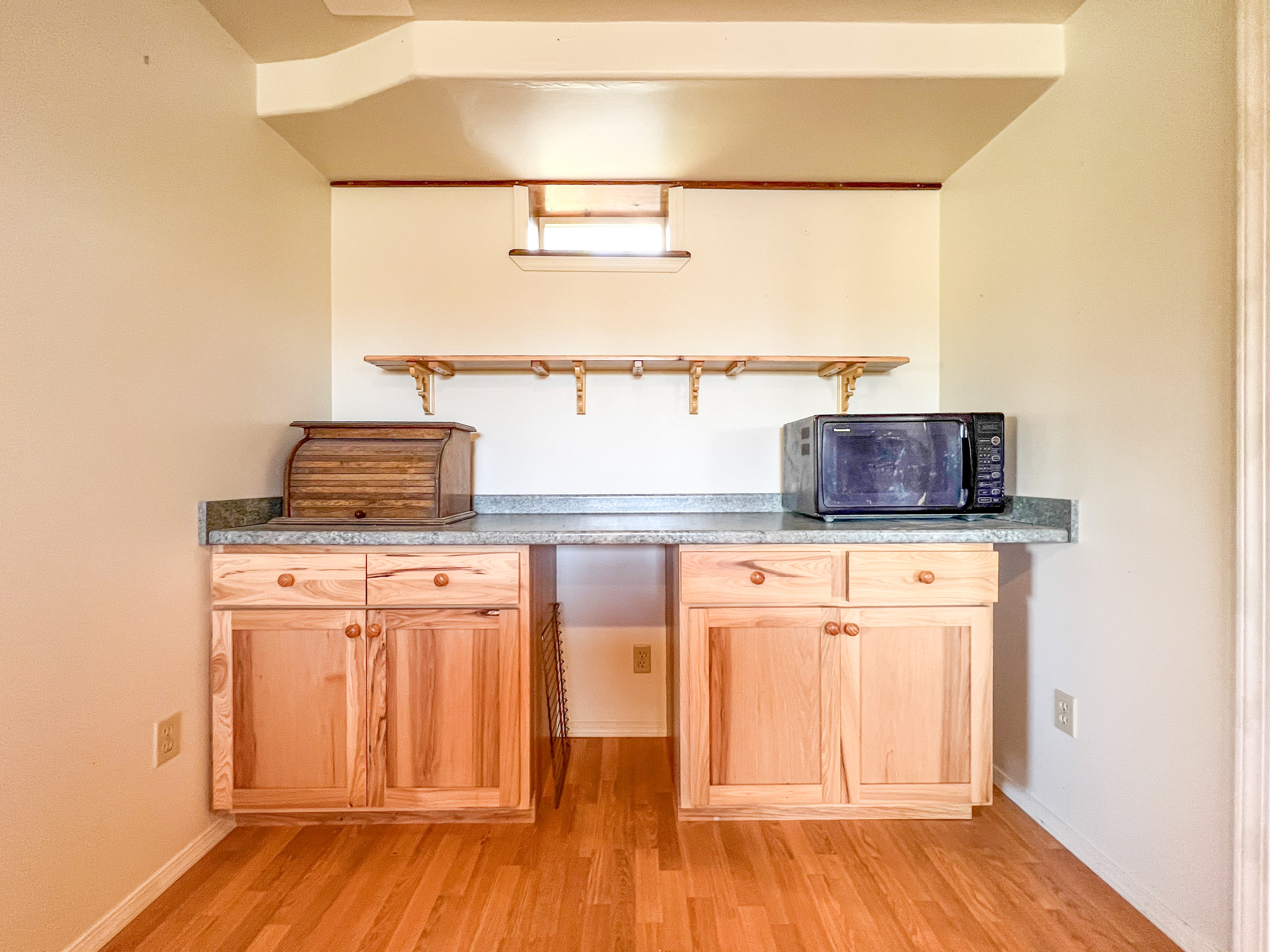 Kettle Falls, Washington, 99141, United States, 4 Bedrooms Bedrooms, ,4 BathroomsBathrooms,Residential,For Sale,1984366