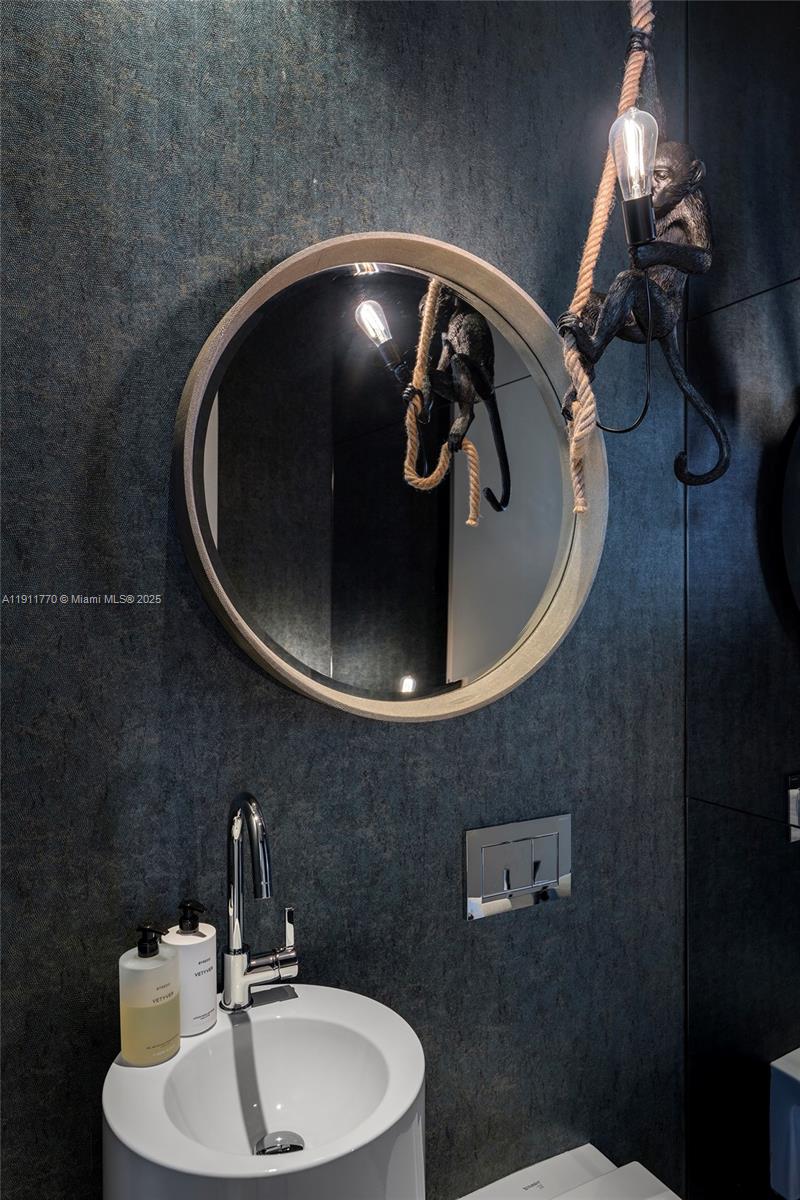 Miami, Florida, 33132, United States, 6 Bedrooms Bedrooms, ,7 BathroomsBathrooms,Residential,For Sale,1991375