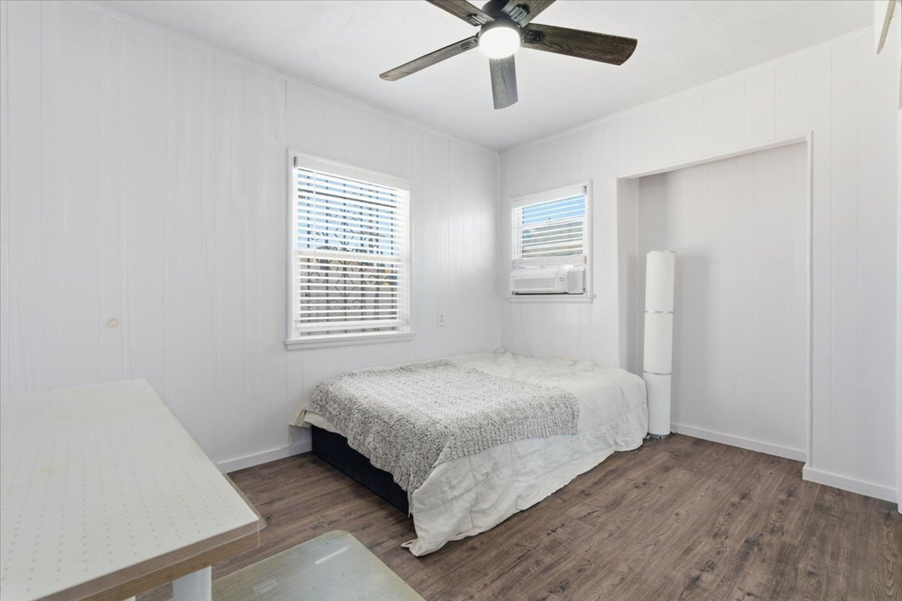  1232 W 74th St - 物件實景