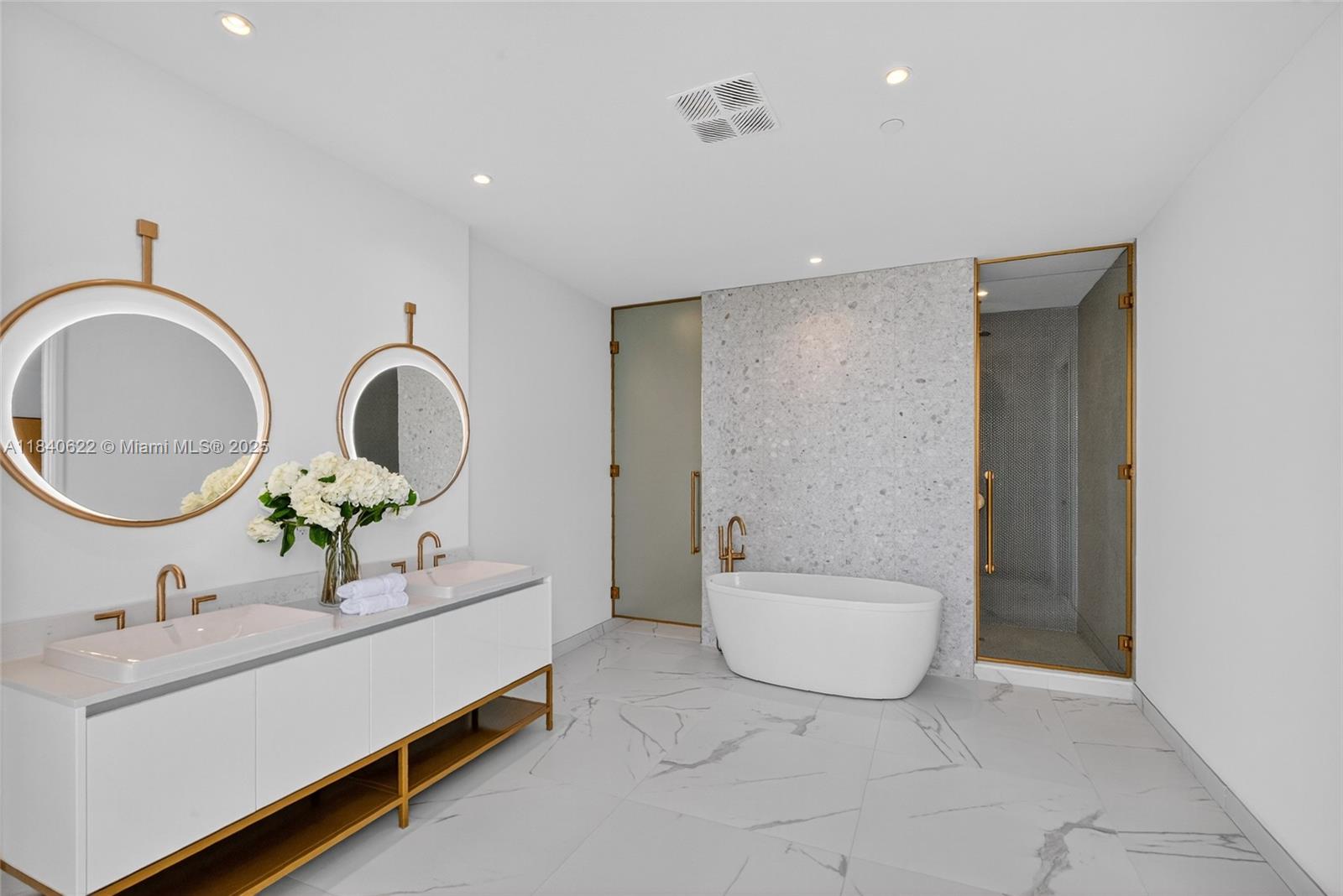 Miami, Florida, 33133, United States, 4 Bedrooms Bedrooms, ,4 BathroomsBathrooms,Residential,For Sale,1898315