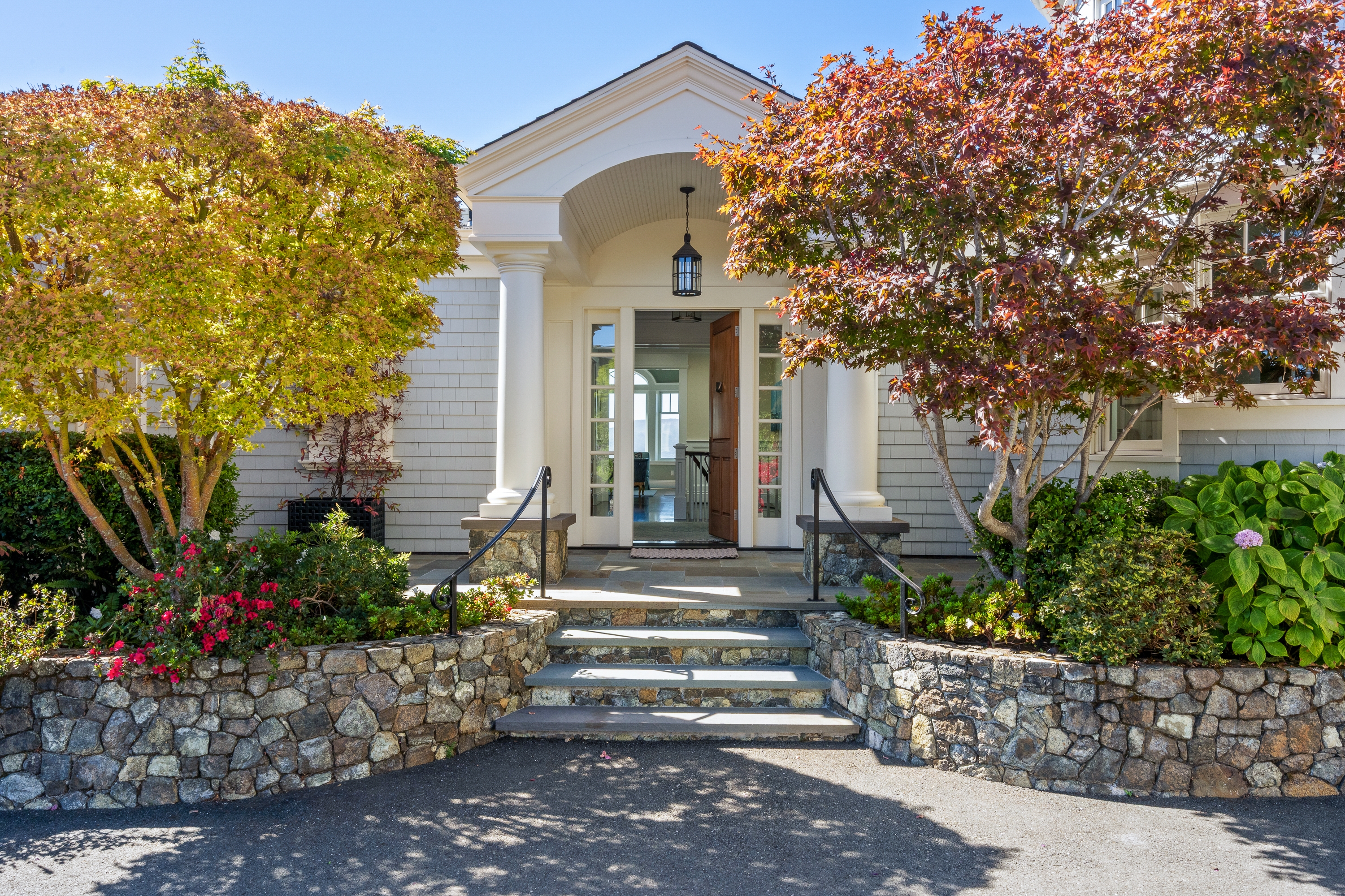  East Coast-Inspired Estate with Sweeping City, Bridge and Mount Tam Views - 物件實景