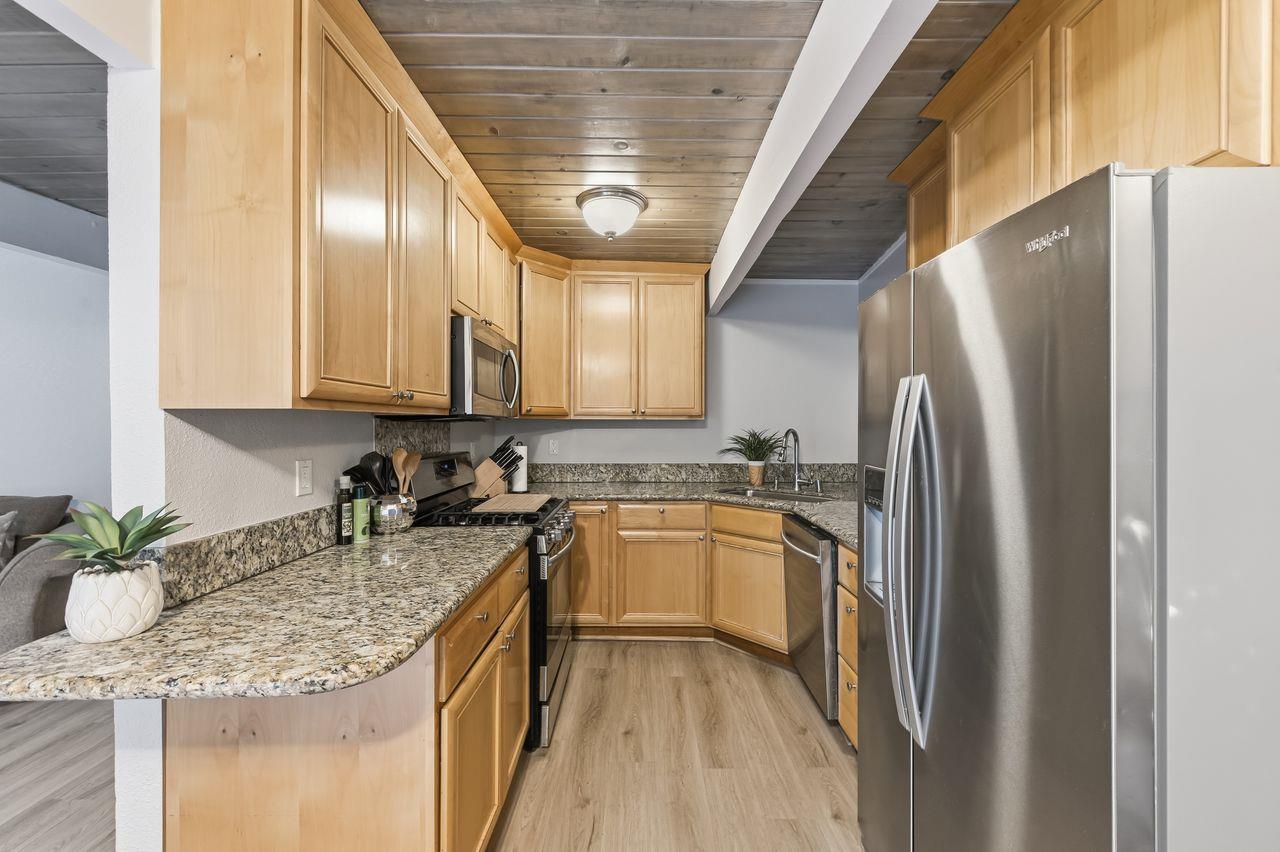 Redwood City, California, 94063, United States, ,Residential,For Sale,1990939