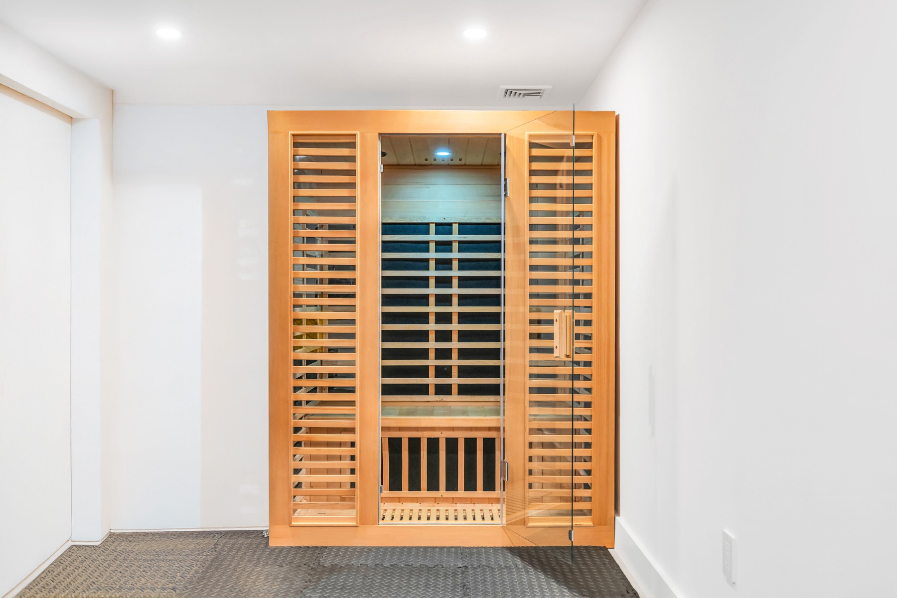  Modern Brand New 2025 Renovation - Stylish Southampton Retreat - 物件實景