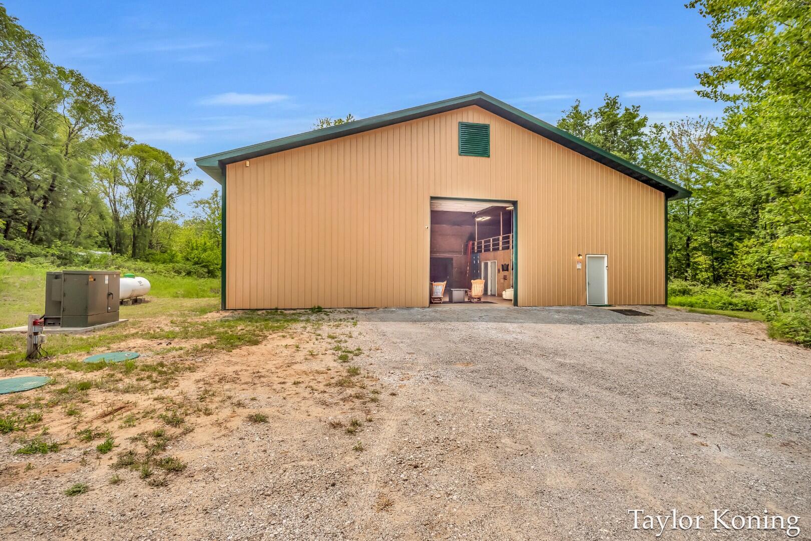 Hart, Michigan, 49420, United States, 2 Bedrooms Bedrooms, ,2 BathroomsBathrooms,Residential,For Sale,1949749