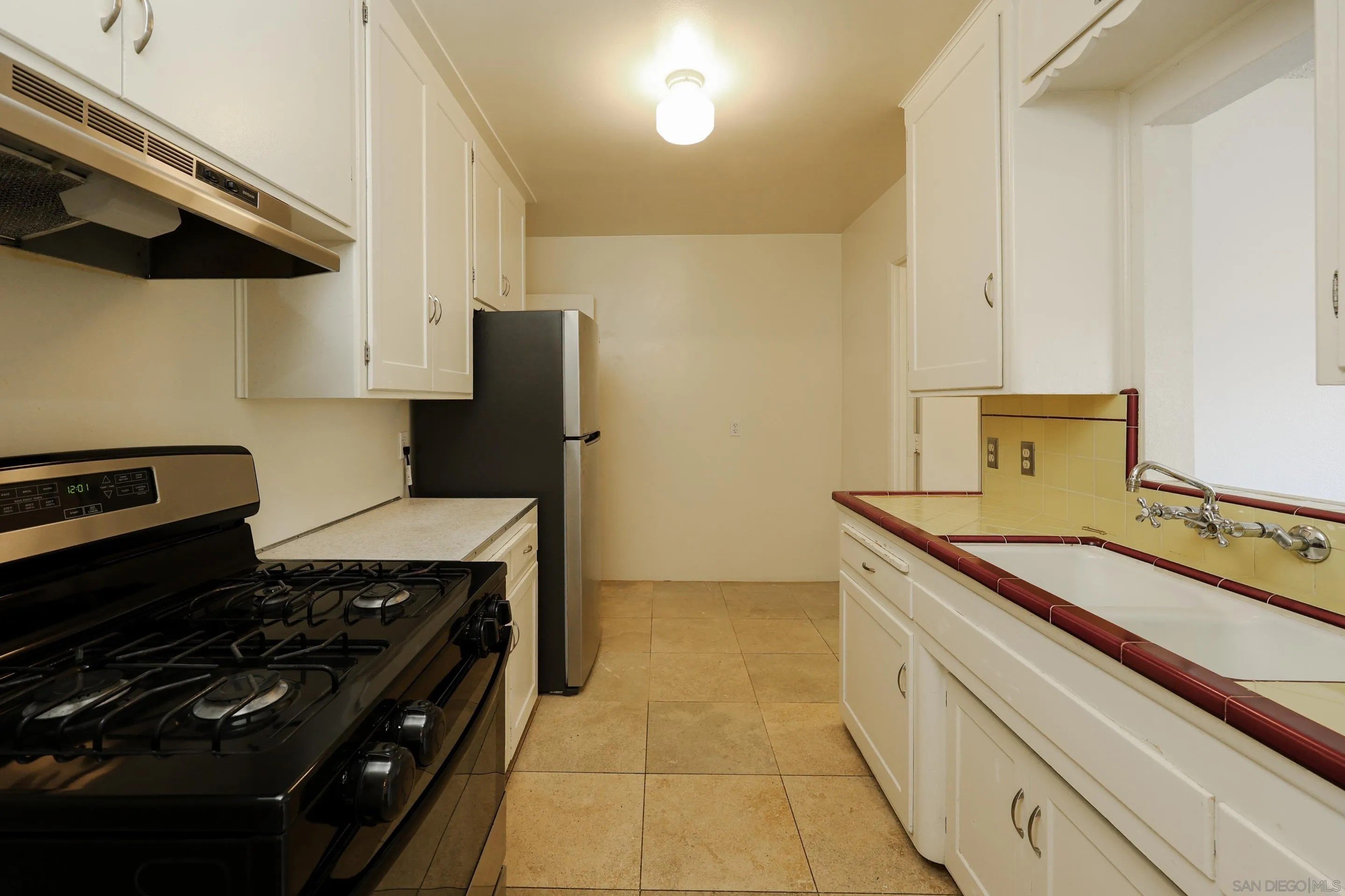 Chula Vista, California, 91910, United States, 3 Bedrooms Bedrooms, ,2 BathroomsBathrooms,Residential,For Sale,1916968