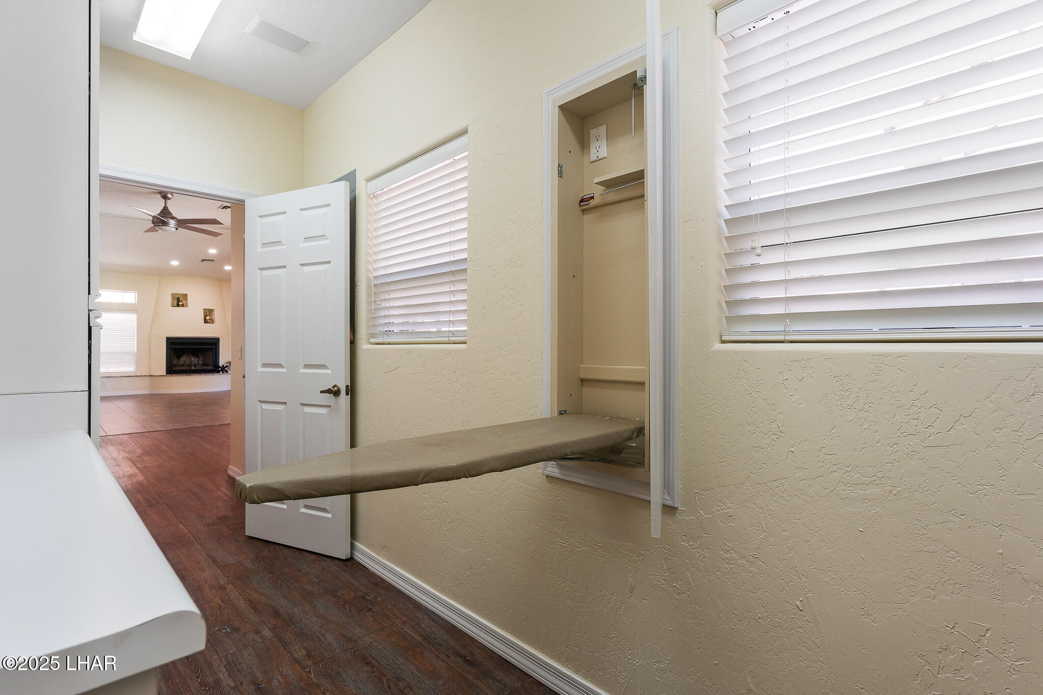Lake Havasu City, Arizona, 86406, United States, 3 Bedrooms Bedrooms, ,2 BathroomsBathrooms,Residential,For Sale,1846694