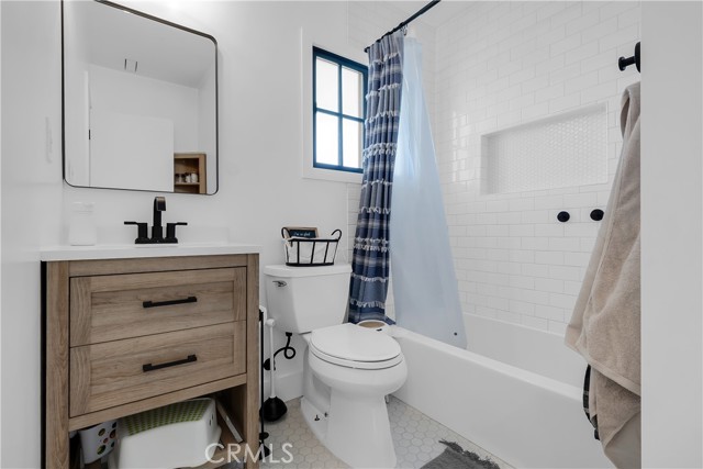 Granada Hills, California, 91344, United States, 3 Bedrooms Bedrooms, ,2 BathroomsBathrooms,Residential,For Sale,2000325