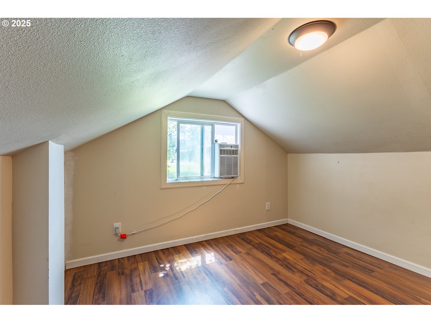 Vancouver, Washington, 98663, United States, 3 Bedrooms Bedrooms, ,1 BathroomBathrooms,Residential,For Sale,1846547