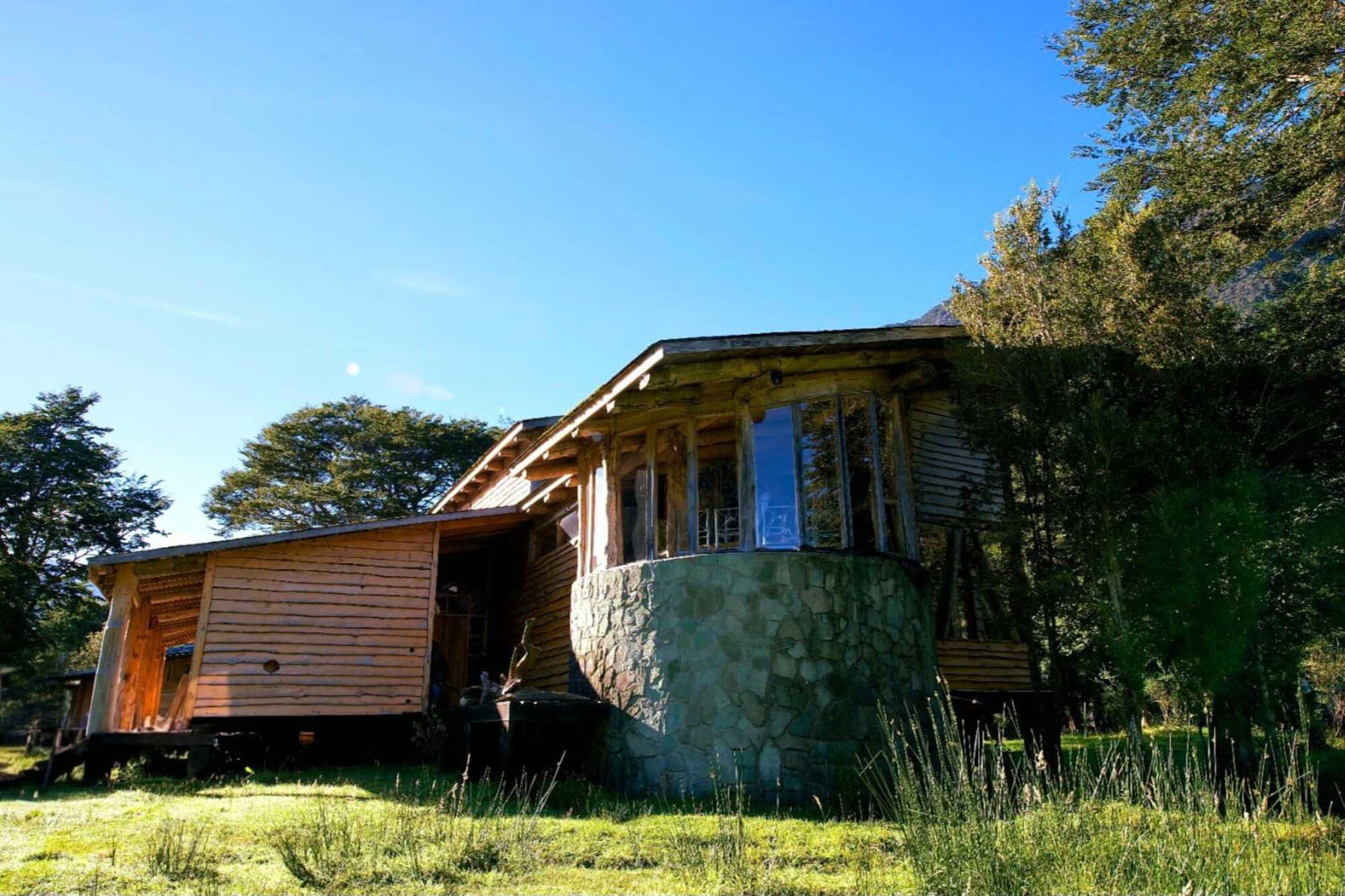  Lodge on 3 Hectares with 200 m of Cisnes Riverfront in the Aysén Region - 物件實景