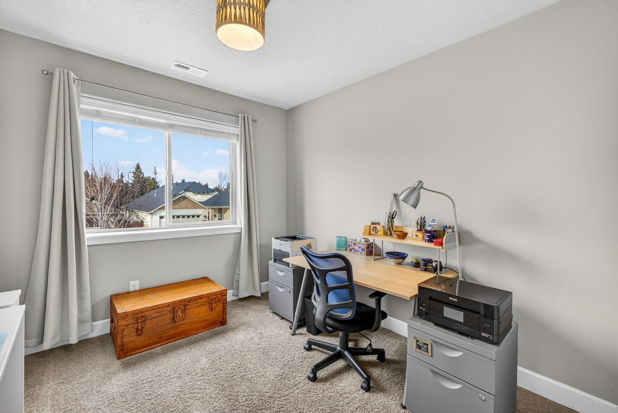 Bend, Oregon, 97701, United States, 4 Bedrooms Bedrooms, ,3 BathroomsBathrooms,Residential,For Sale,2003501