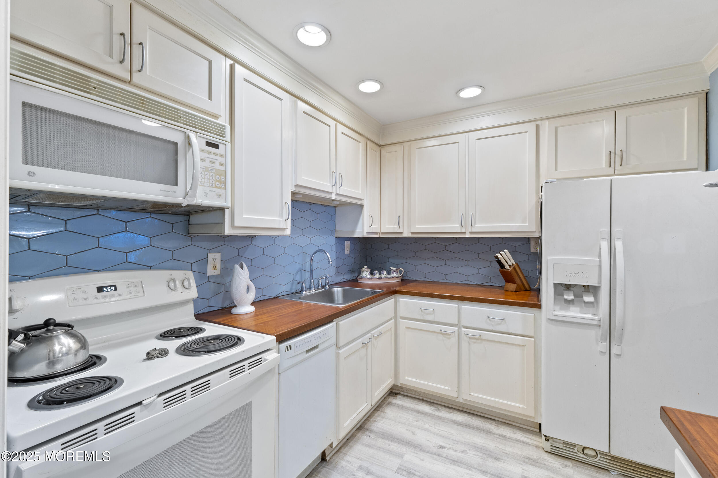 Monmouth Beach, New Jersey, 07750, United States, 1 Bedroom Bedrooms, ,1 BathroomBathrooms,Residential,For Sale,1870006