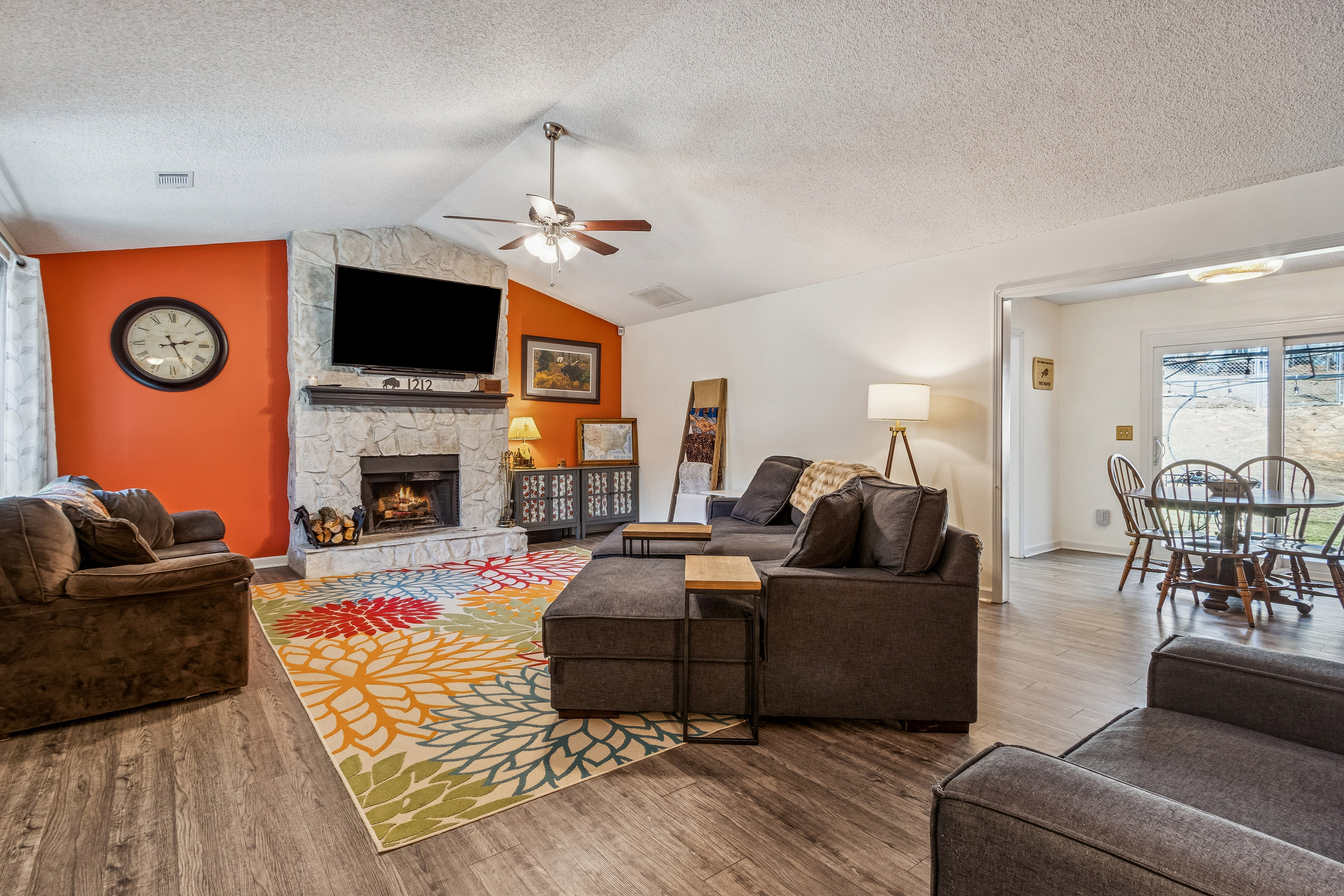  Beautifully Updated Home on a Quiet Cul-de-sac Street - 物件實景