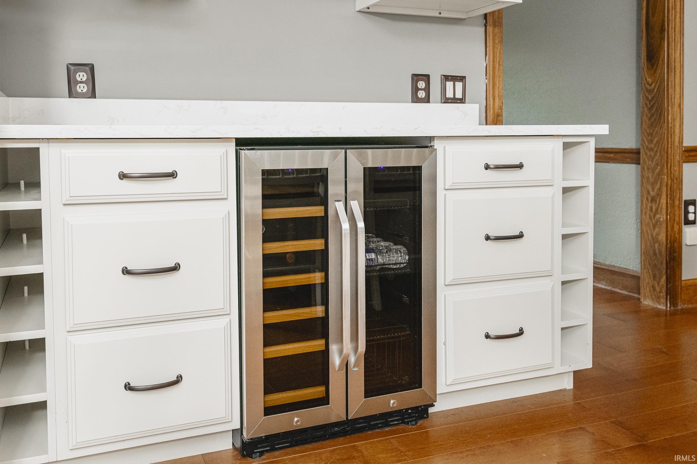 Bloomington, Indiana, 47404, United States, 4 Bedrooms Bedrooms, ,6 BathroomsBathrooms,Residential,For Sale,2005085