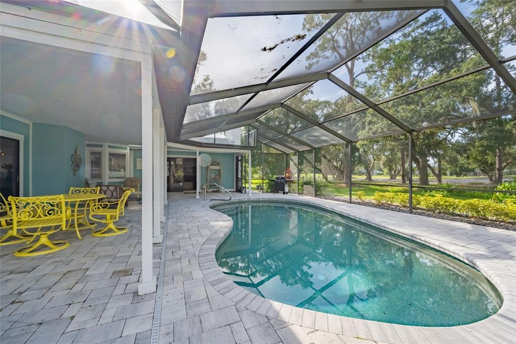 Sarasota, Florida, 34243, United States, 3 Bedrooms Bedrooms, ,4 BathroomsBathrooms,Residential,For Sale,1941793