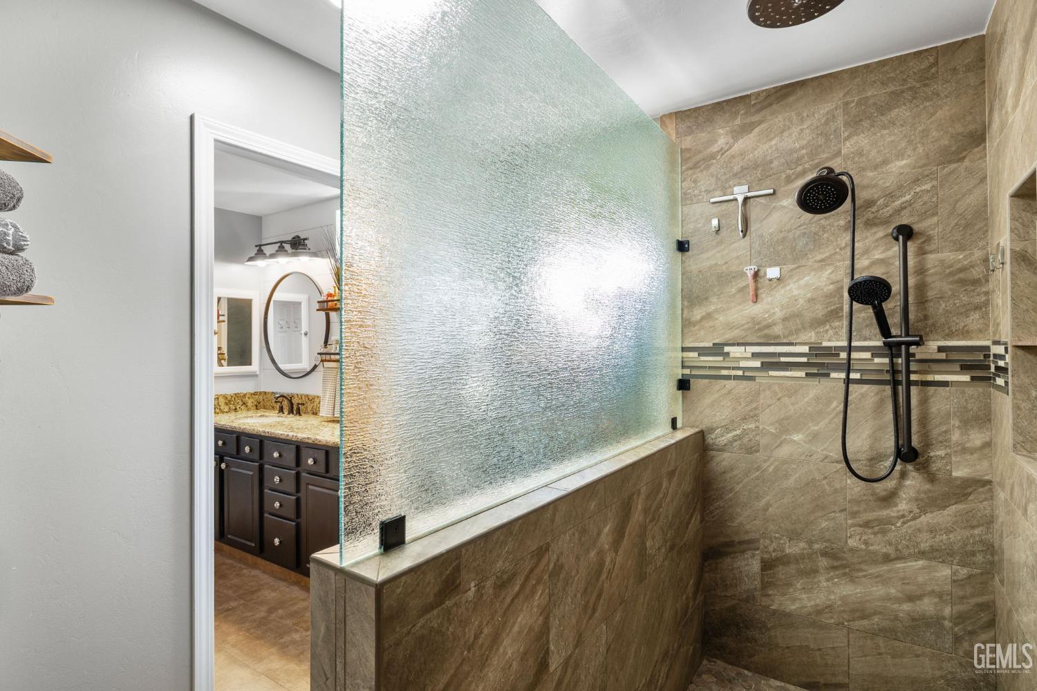 Bakersfield, California, 93312, United States, 4 Bedrooms Bedrooms, ,2 BathroomsBathrooms,Residential,For Sale,1970807