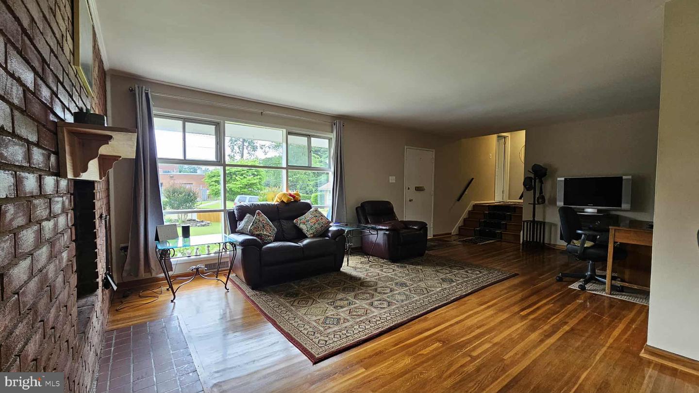 Annandale, Virginia, 22003, United States, 4 Bedrooms Bedrooms, ,3 BathroomsBathrooms,Residential,For Sale,1866164