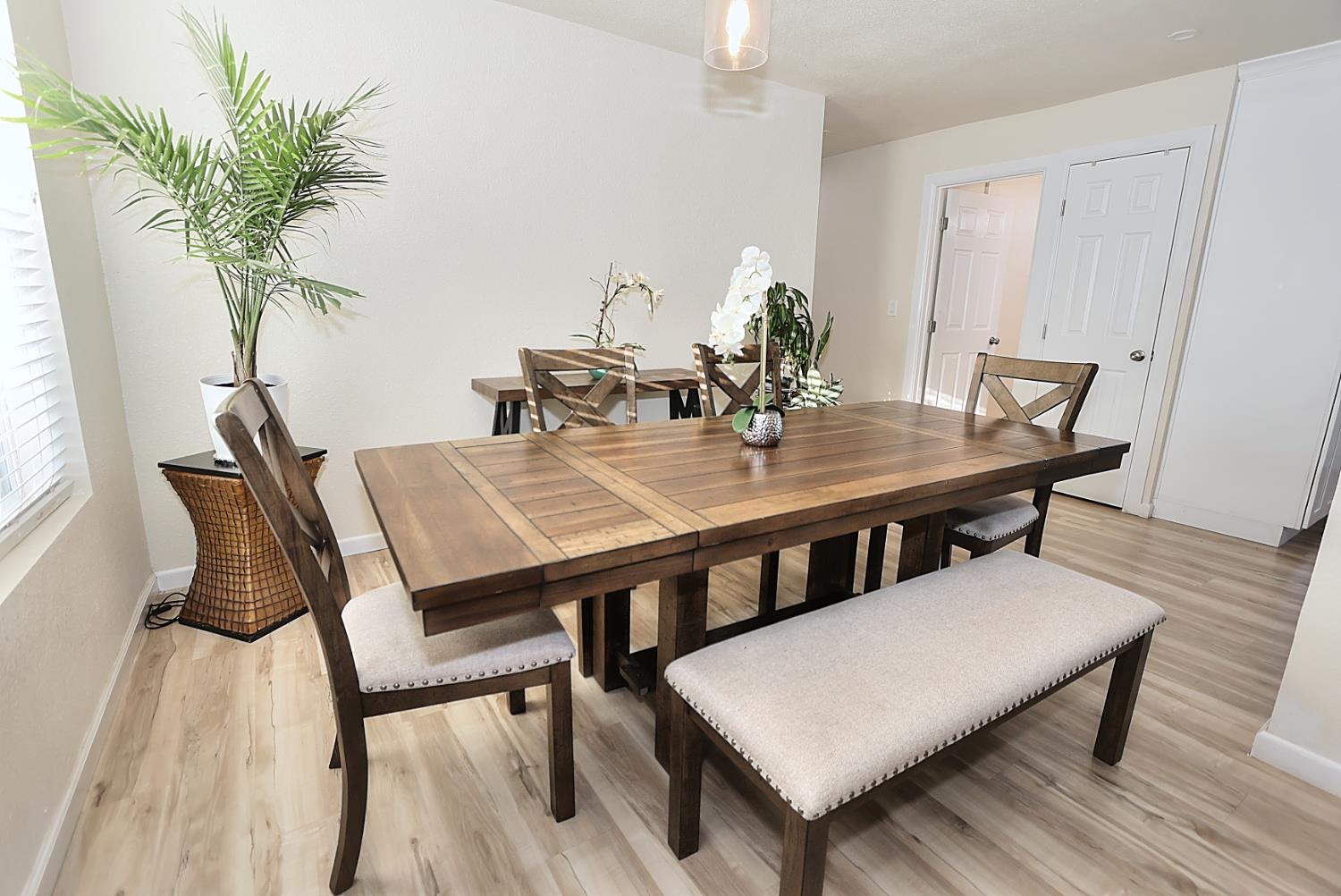 Walnut Grove, California, 95690, United States, 5 Bedrooms Bedrooms, ,3 BathroomsBathrooms,Residential,For Sale,1957042