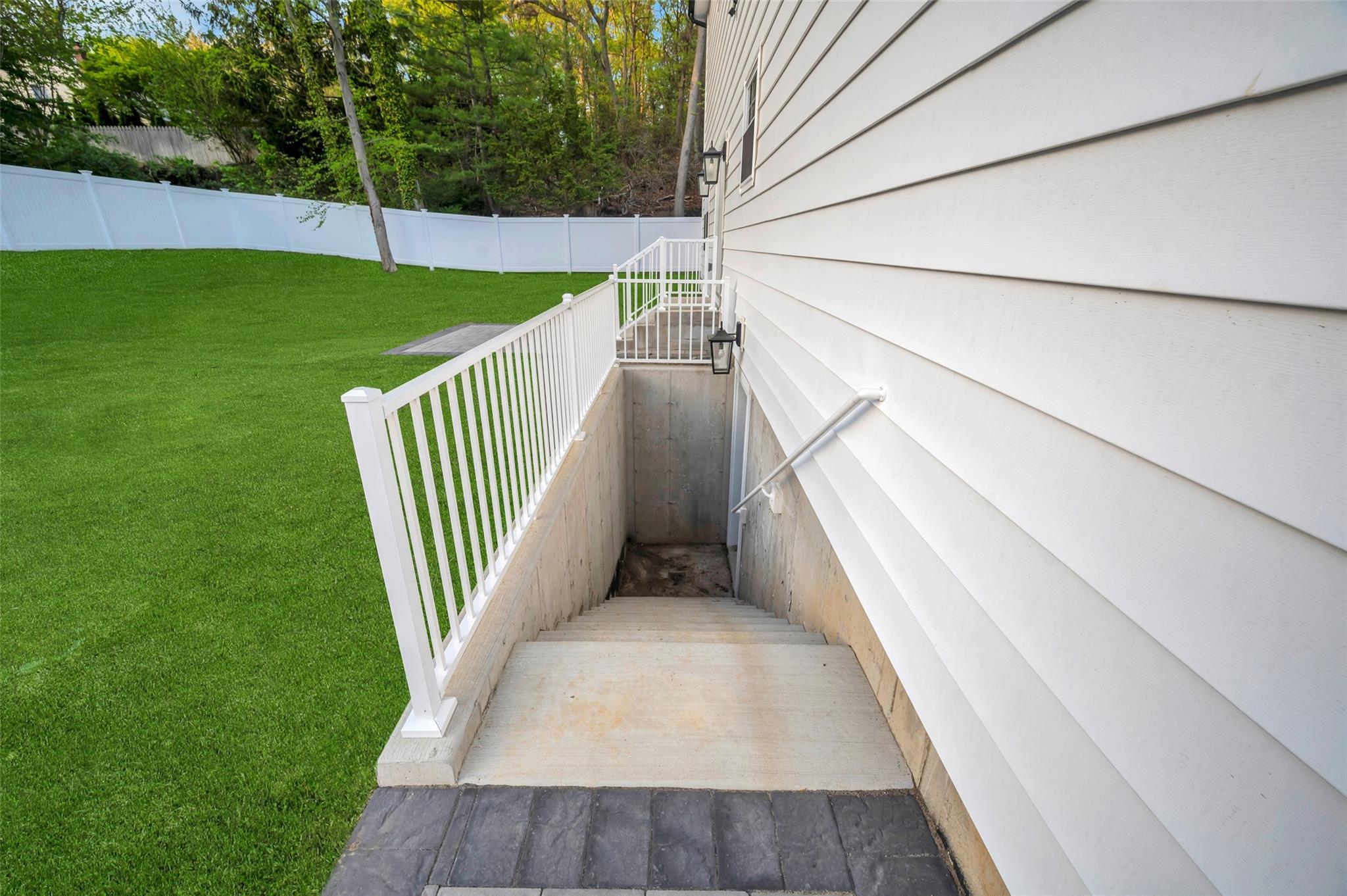 Smithtown, New York, 11787, United States, 4 Bedrooms Bedrooms, ,3 BathroomsBathrooms,Residential,For Sale,1796474