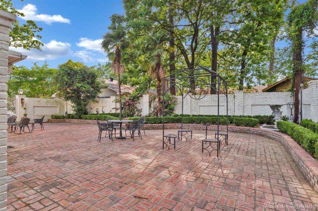 Shreveport, Louisiana, 71106, United States, 5 Bedrooms Bedrooms, ,3 BathroomsBathrooms,Residential,For Sale,1804605