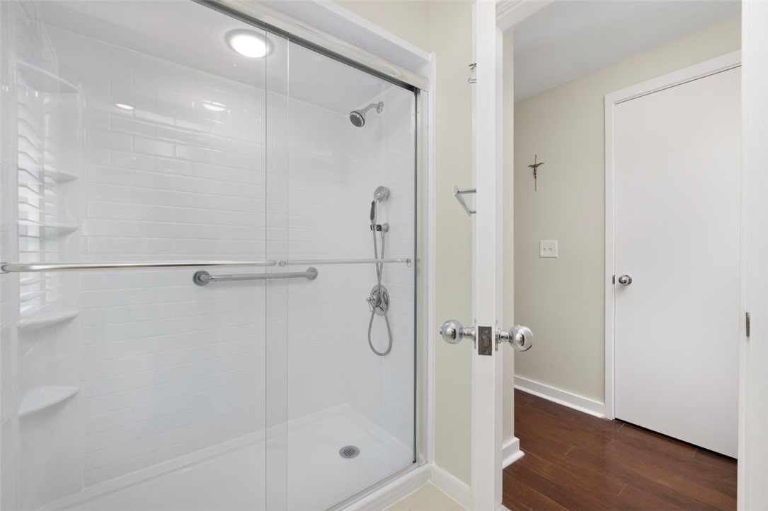 Narragansett, Rhode Island, 02882, United States, 2 Bedrooms Bedrooms, ,3 BathroomsBathrooms,Residential,For Sale,1950851