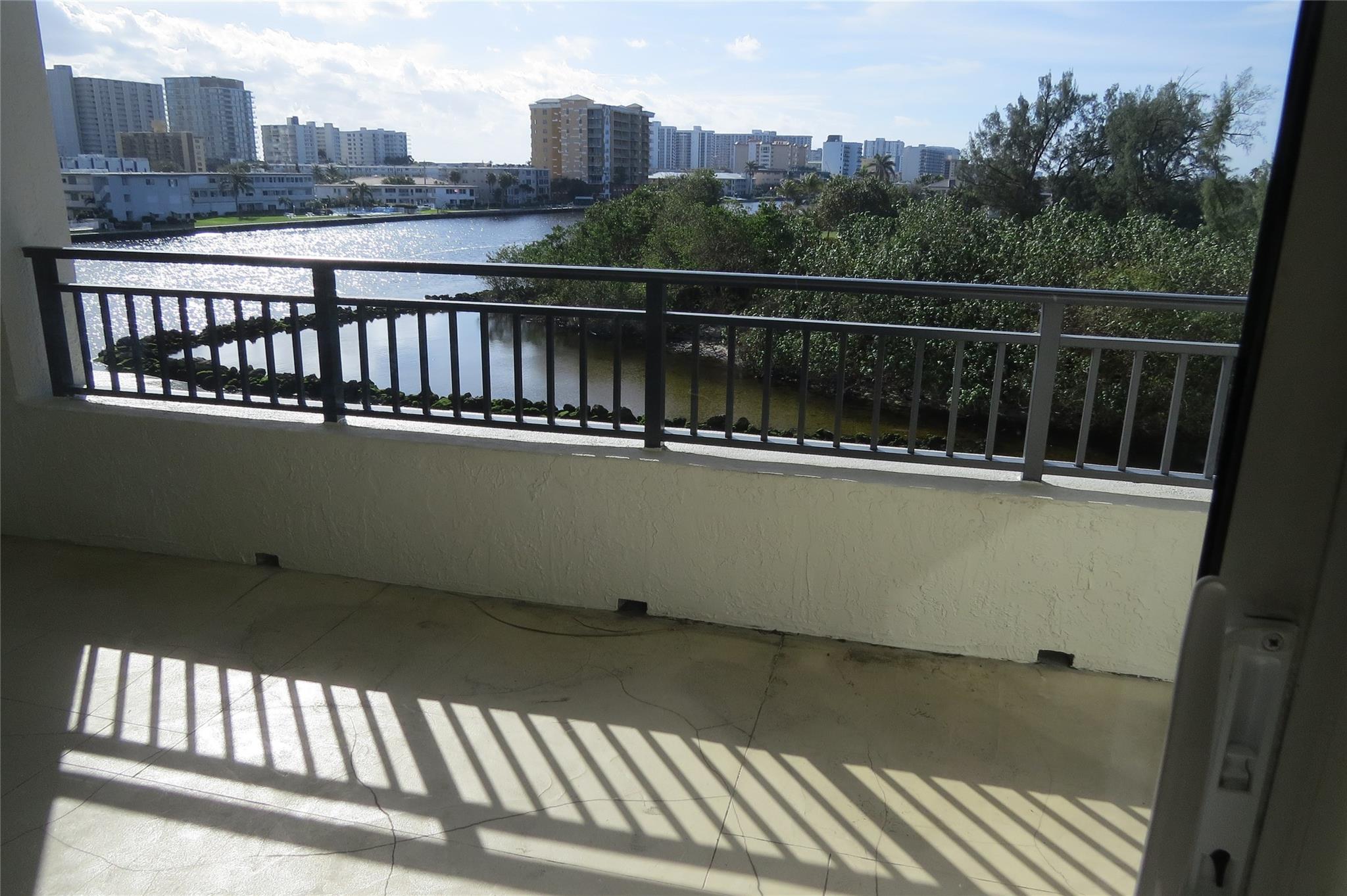 Pompano Beach, Florida, 33062, United States, 2 Bedrooms Bedrooms, ,3 BathroomsBathrooms,Residential,For Sale,1915850
